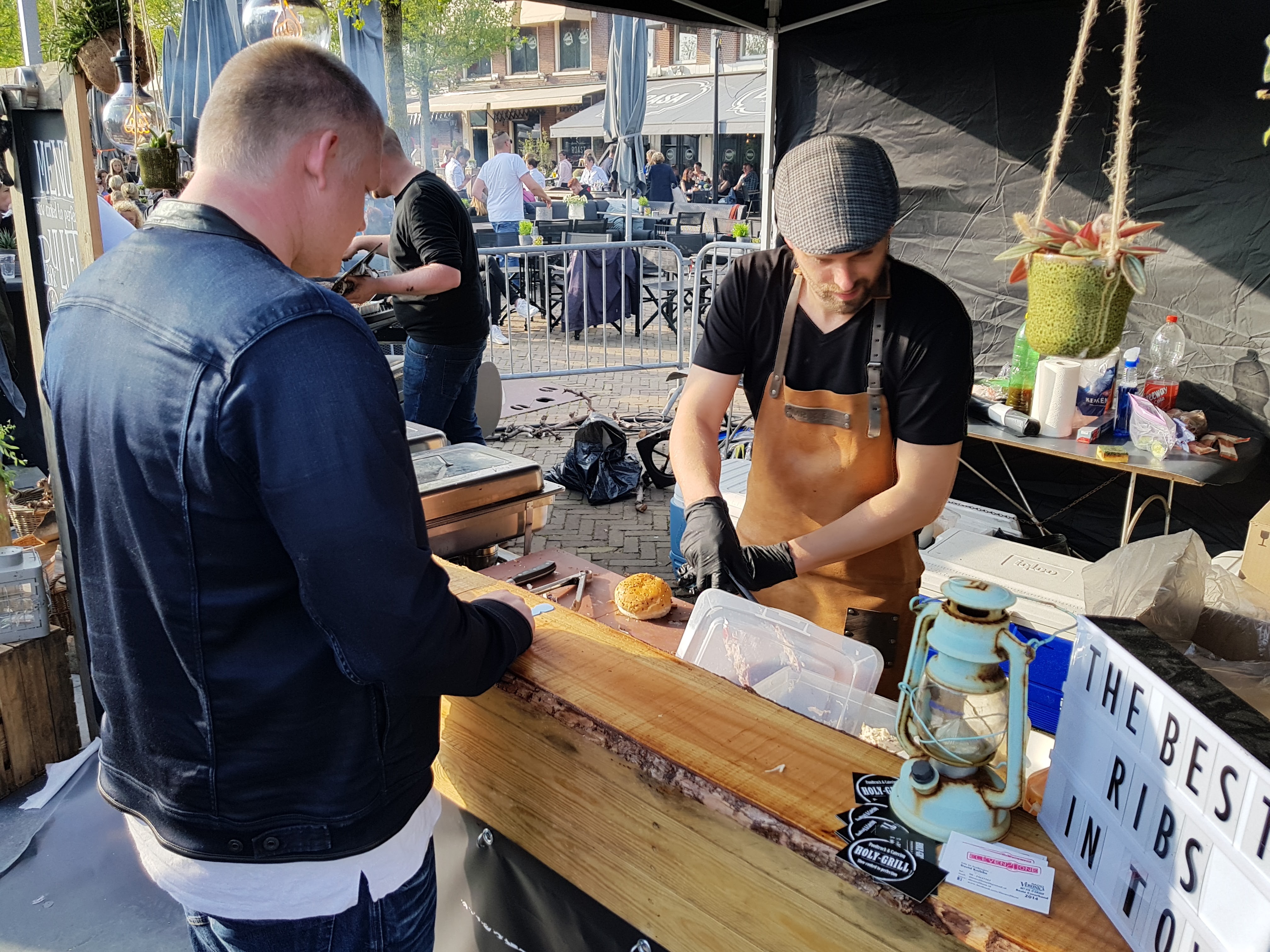Lekker eten in combinatie met livemuziek doet het altijd goed. (Foto: aangeleverd)