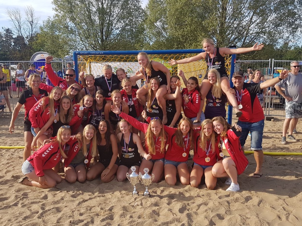 De tweede editie van het Maedilon VZV Beach Handball Toernooi staat op het programma. (Foto: aangeleverd)