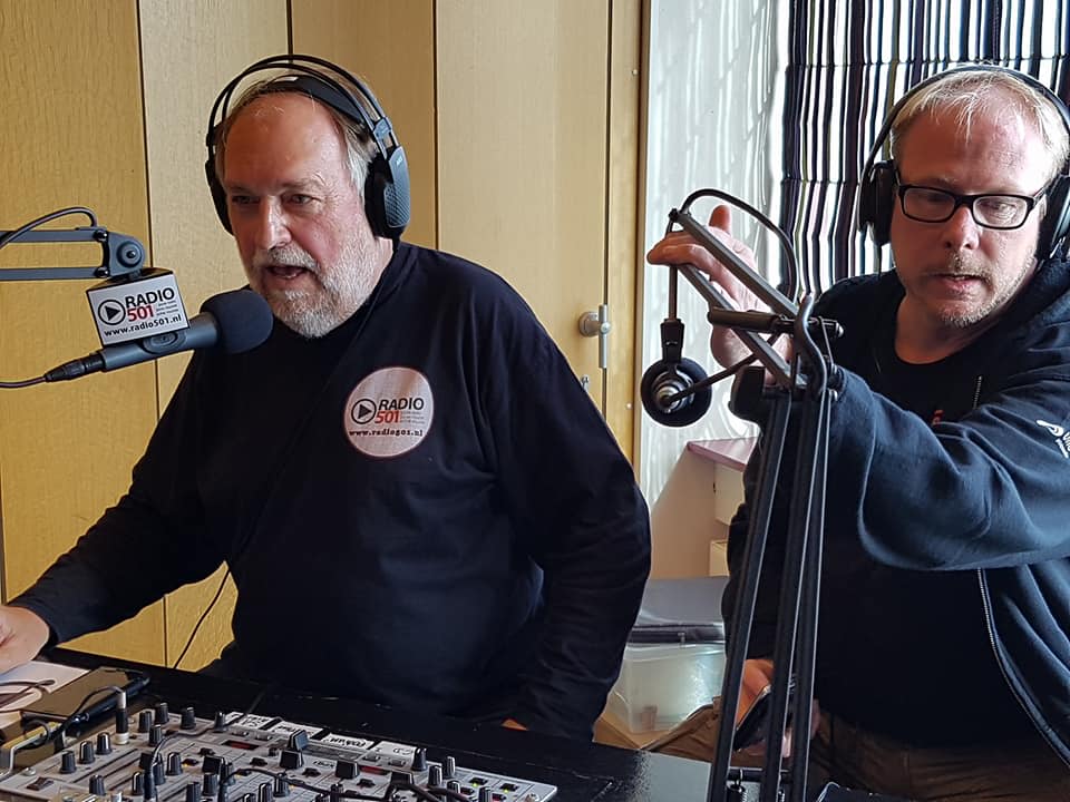 Rogier van Diesfeldt in gesprek met Theo Viset in het Hoornse Stadsfeesten Journaal op Radio501. (Foto: aangeleverd)