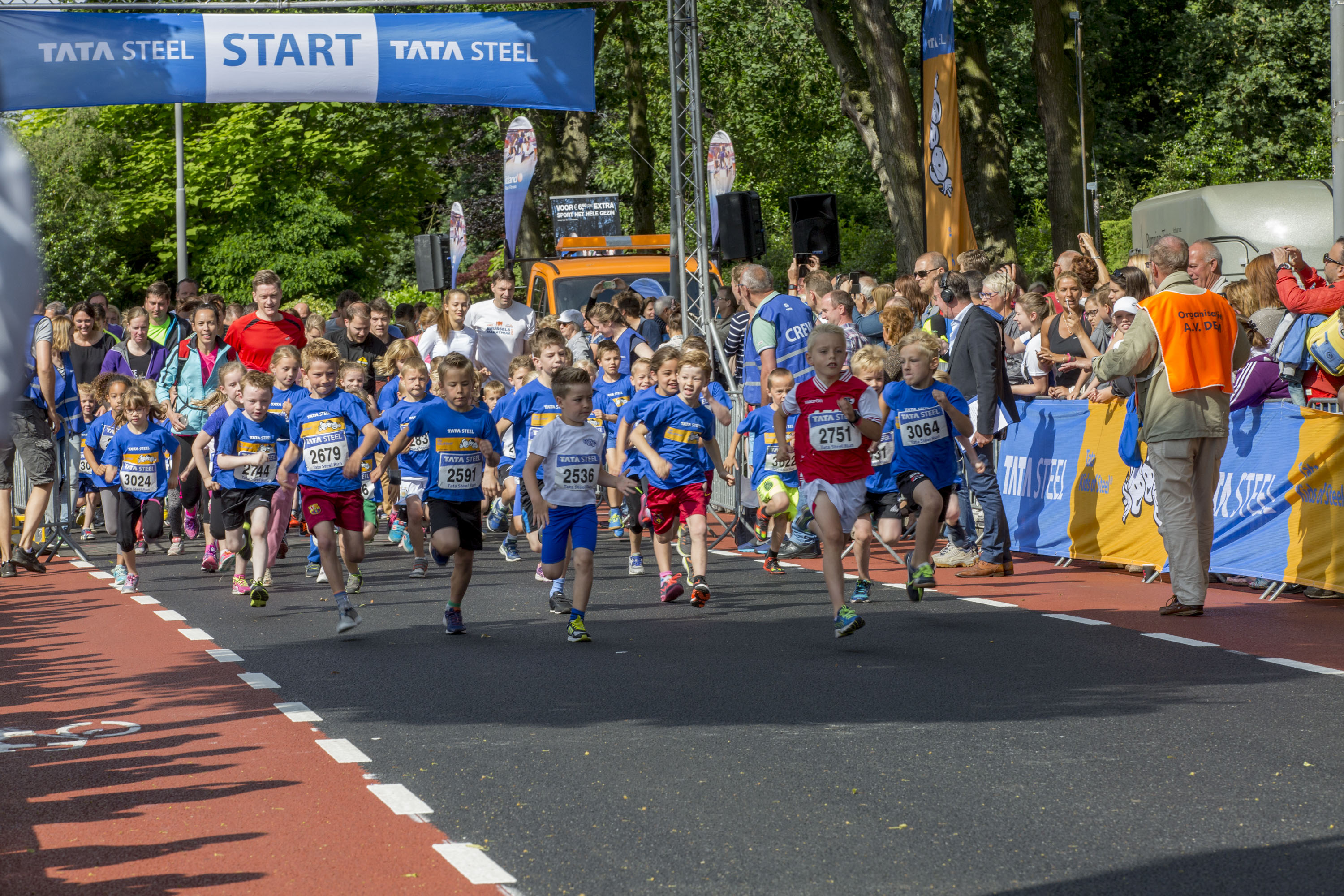 De Tata Kids of Steel Run trekt veel jeugd aan de start. (foto aangeleverd)