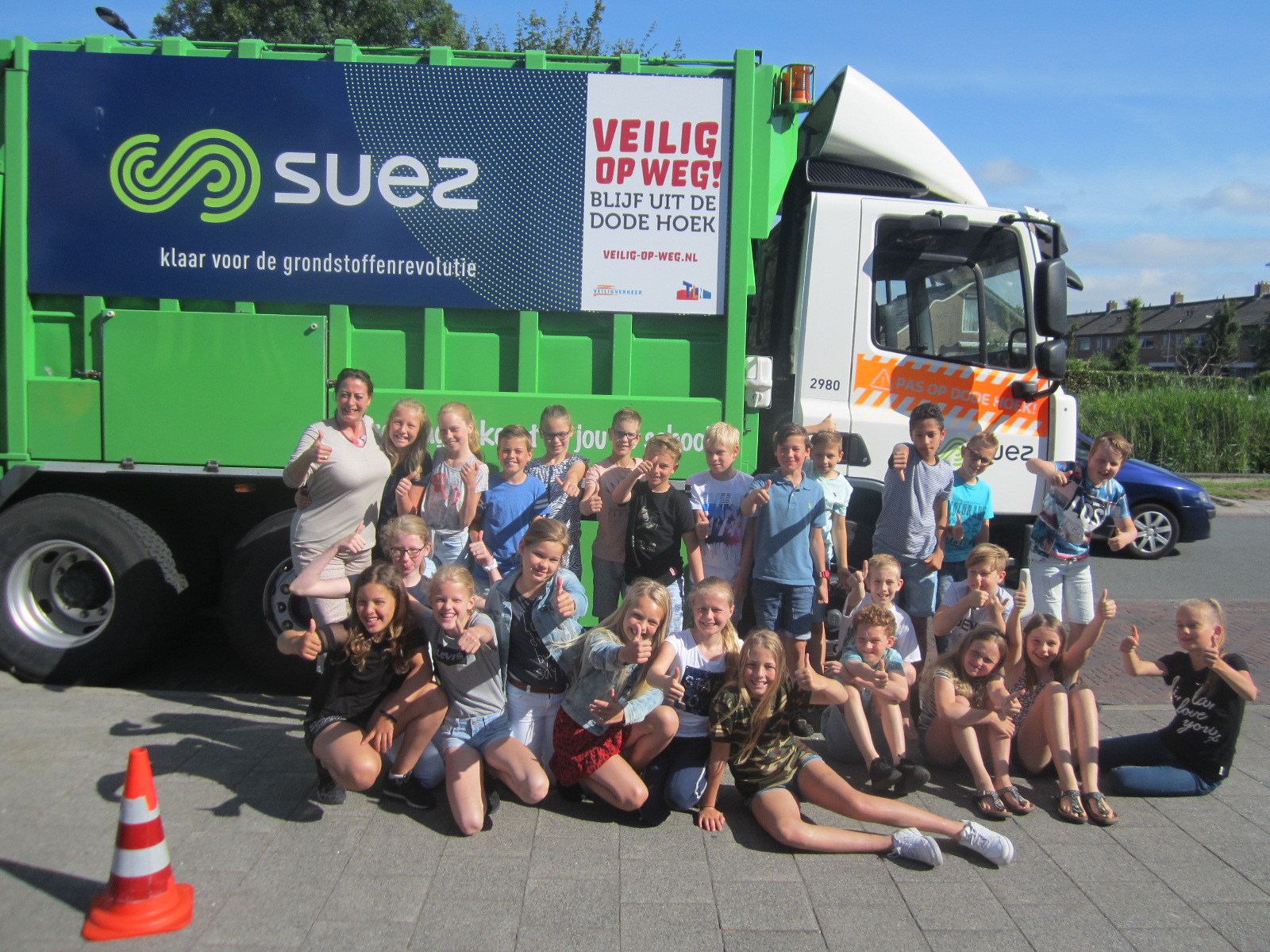 De leerlingen van de groepen 7 van basisschool St. Aloysius gaan veilig op weg. (Foto: TLN)