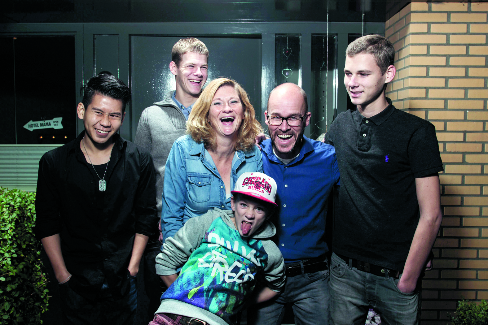 Gastgezin met Indonesische uitwisselingsstudent. (aangeleverde foto)