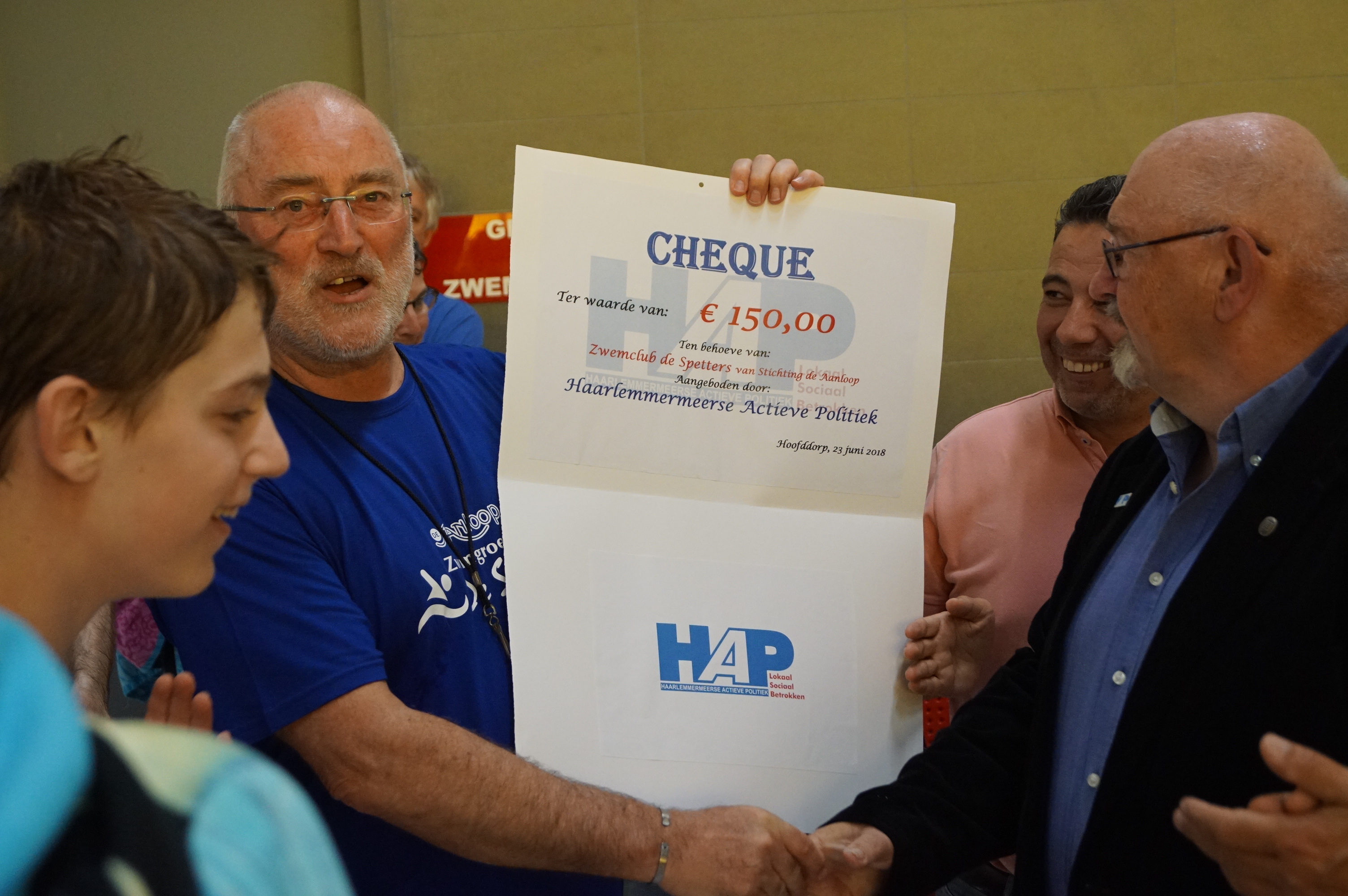 HAP-leden tonen waardering Zwemgroep de Spetters