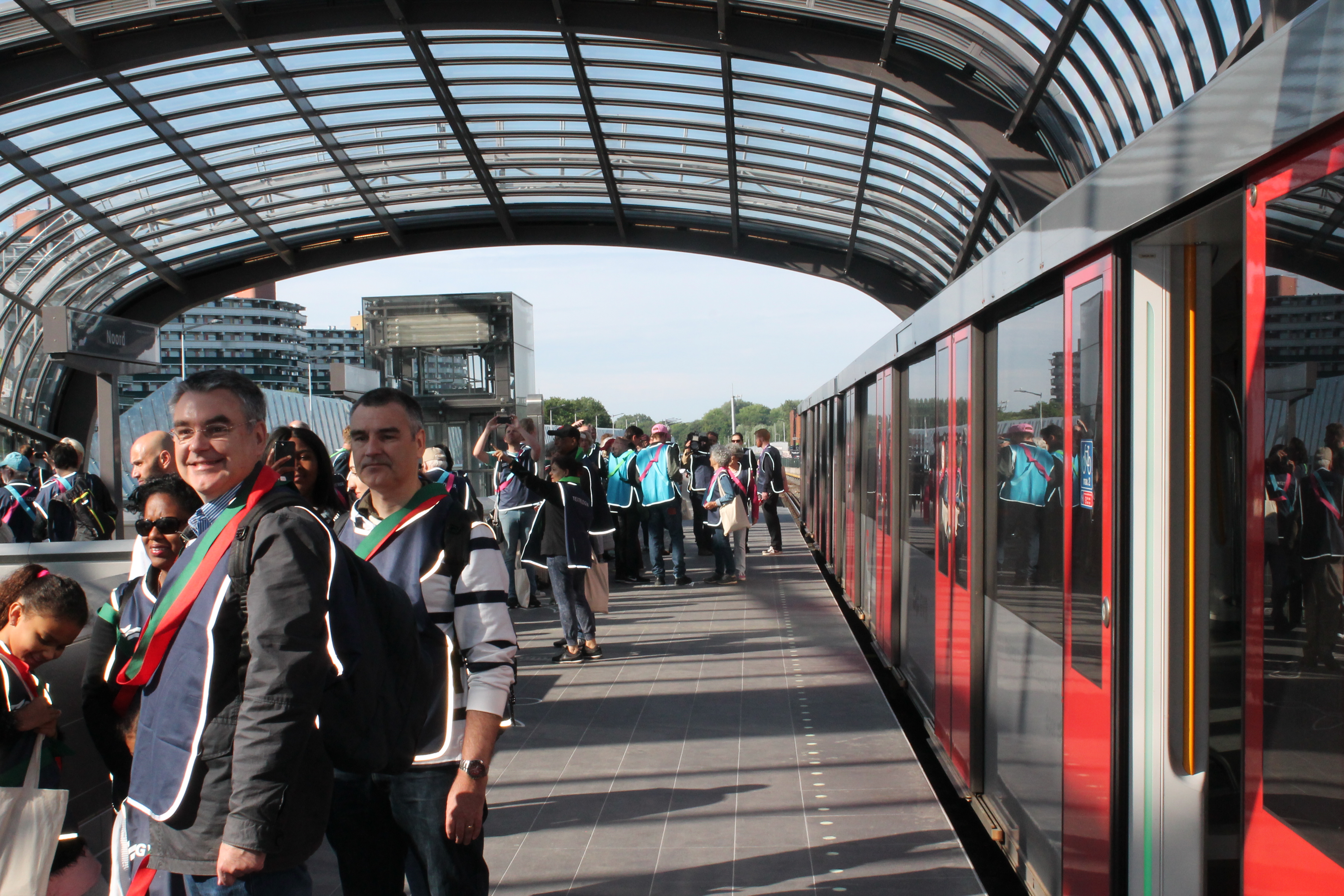 Testreizigers op station Noord. (Foto: Tony Schouten)