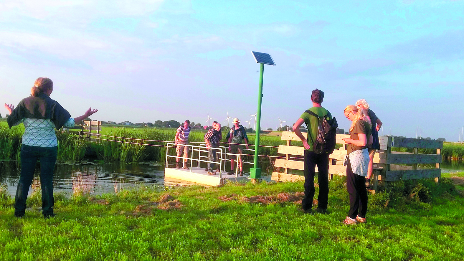 Wandelen in een zomerlandschap. (Foto: aangeleverd)