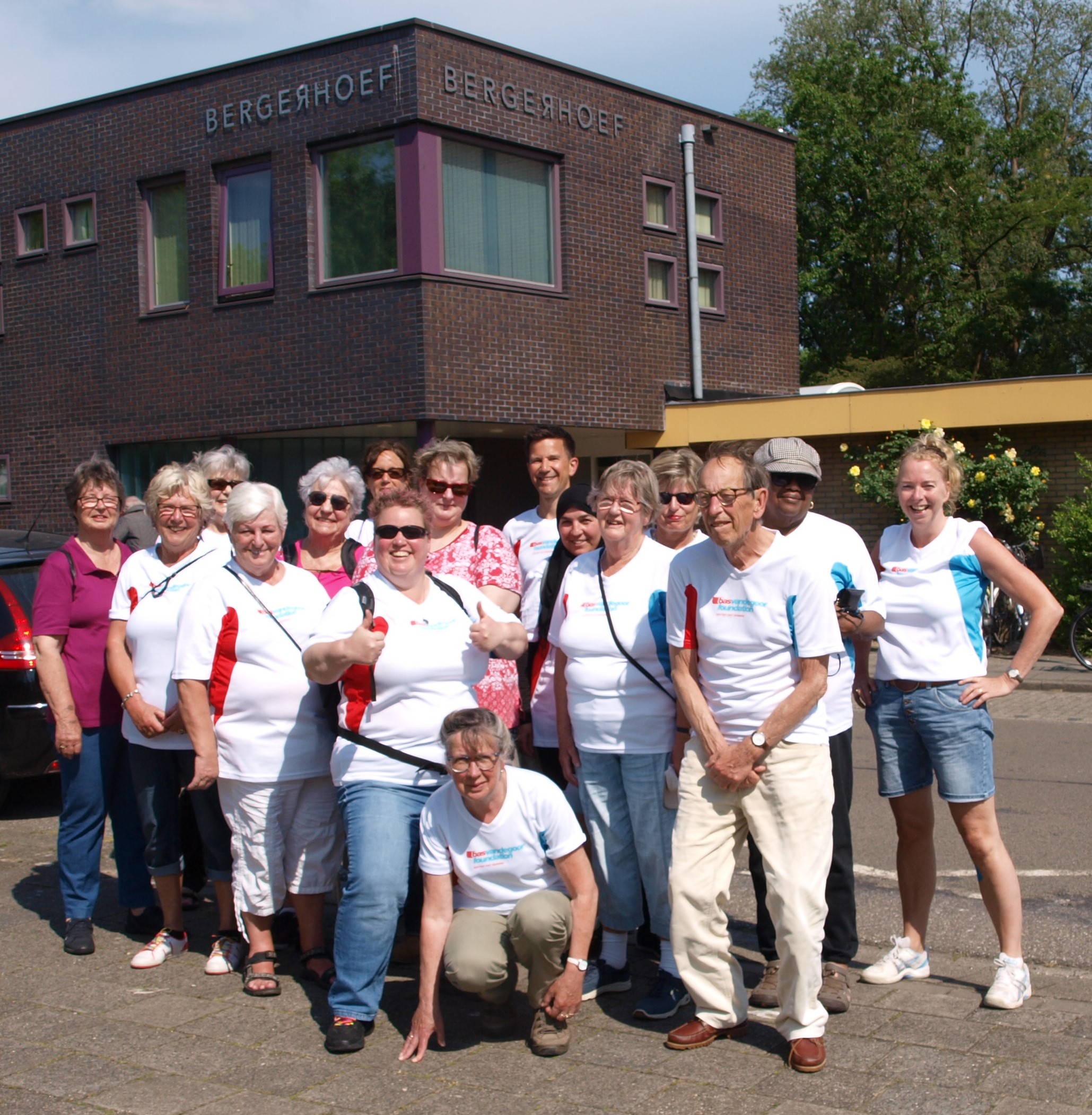 Deelnemers vlak voor de wandeling. (Foto: aangeleverd)