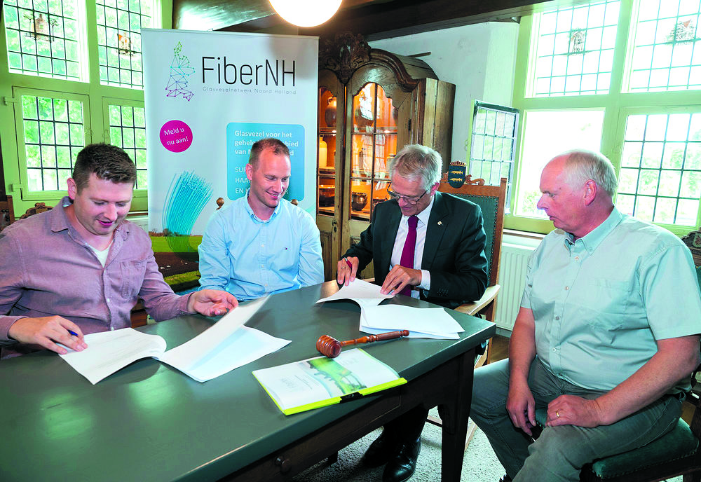 Jan Voesten, André Doggen (FiberNH), Pieter Dijkman, Harm Harmenzon (Breedband Alkmaar Buiten) (Foto: aangeleverd)