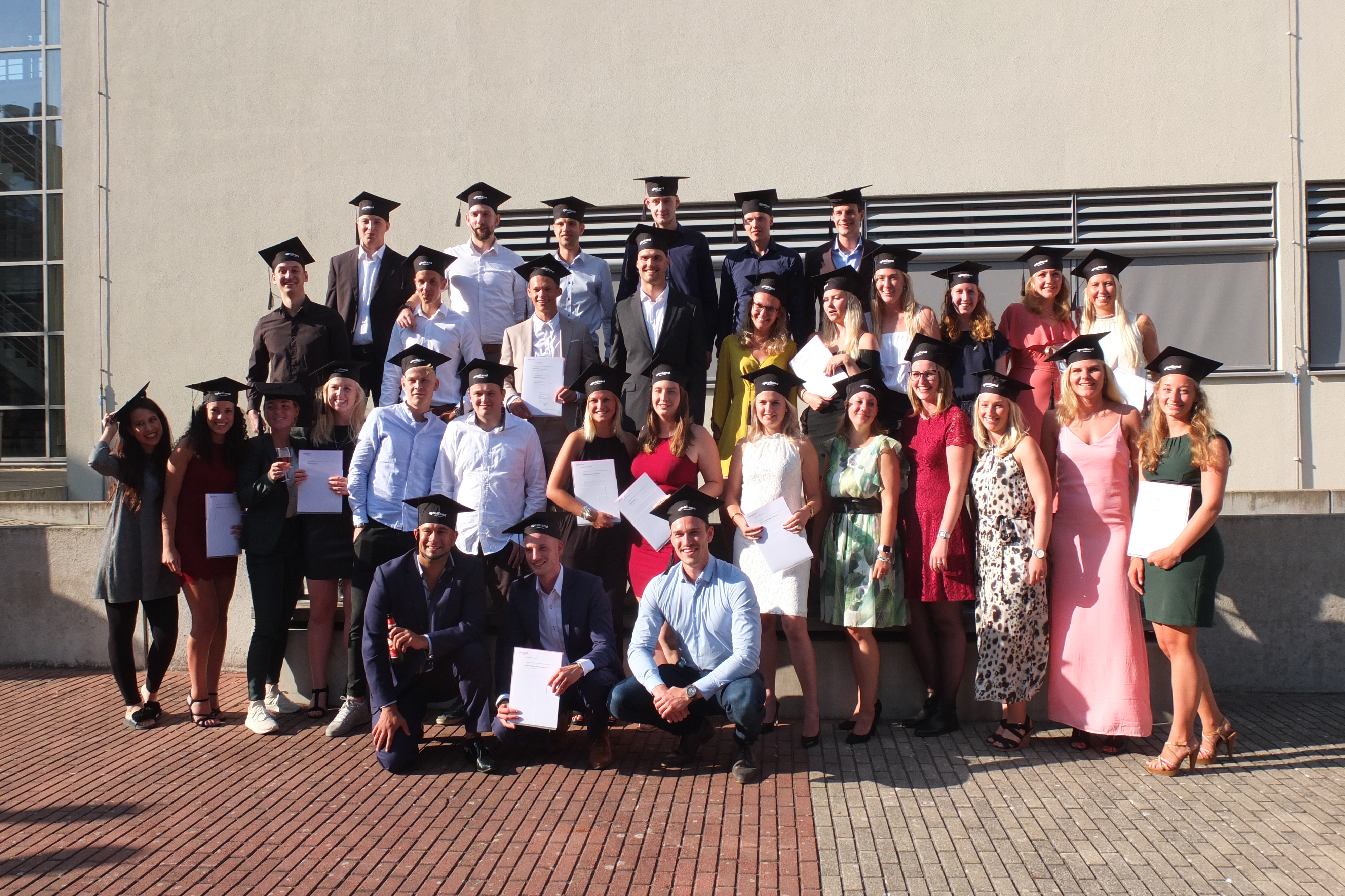 Diplomering Business Studies Haarlem afstudeerrichting Logistiek. (Foto: aangeleverd)