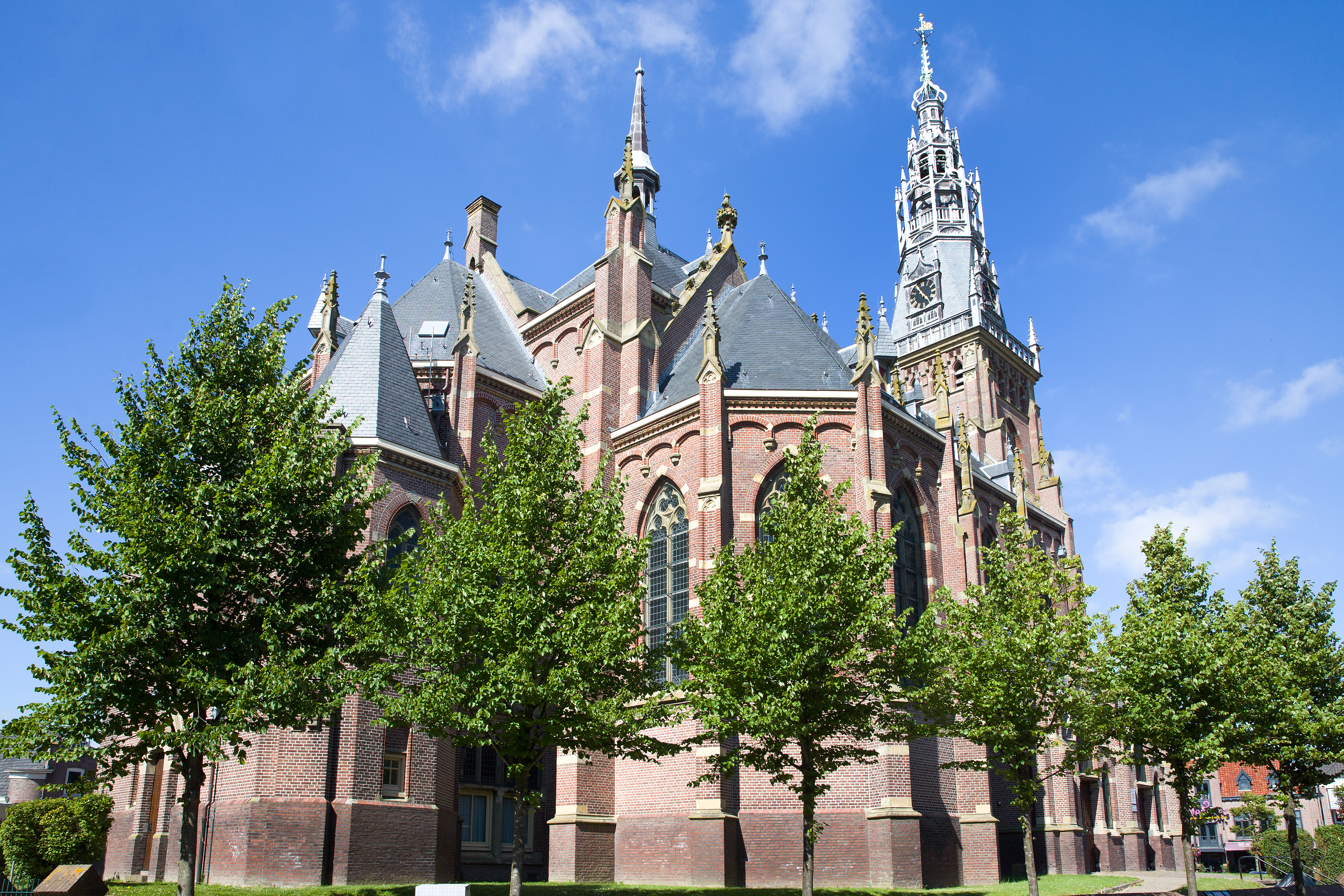 Naast de Grote Kerk aan de Markt kent gemeente Schagen nog veel meer kerktorens en molens met een monumentale status. (Foto: Jolanda Jacobs Fotografie)