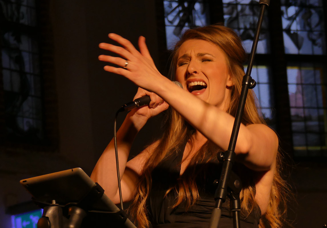 Daisy Correia zingt de fado op eigen wijze. (Foto: DaisyCorreia.com)