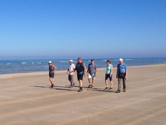 Wandelen met PostaanZee. (Foto: aangeleverd).