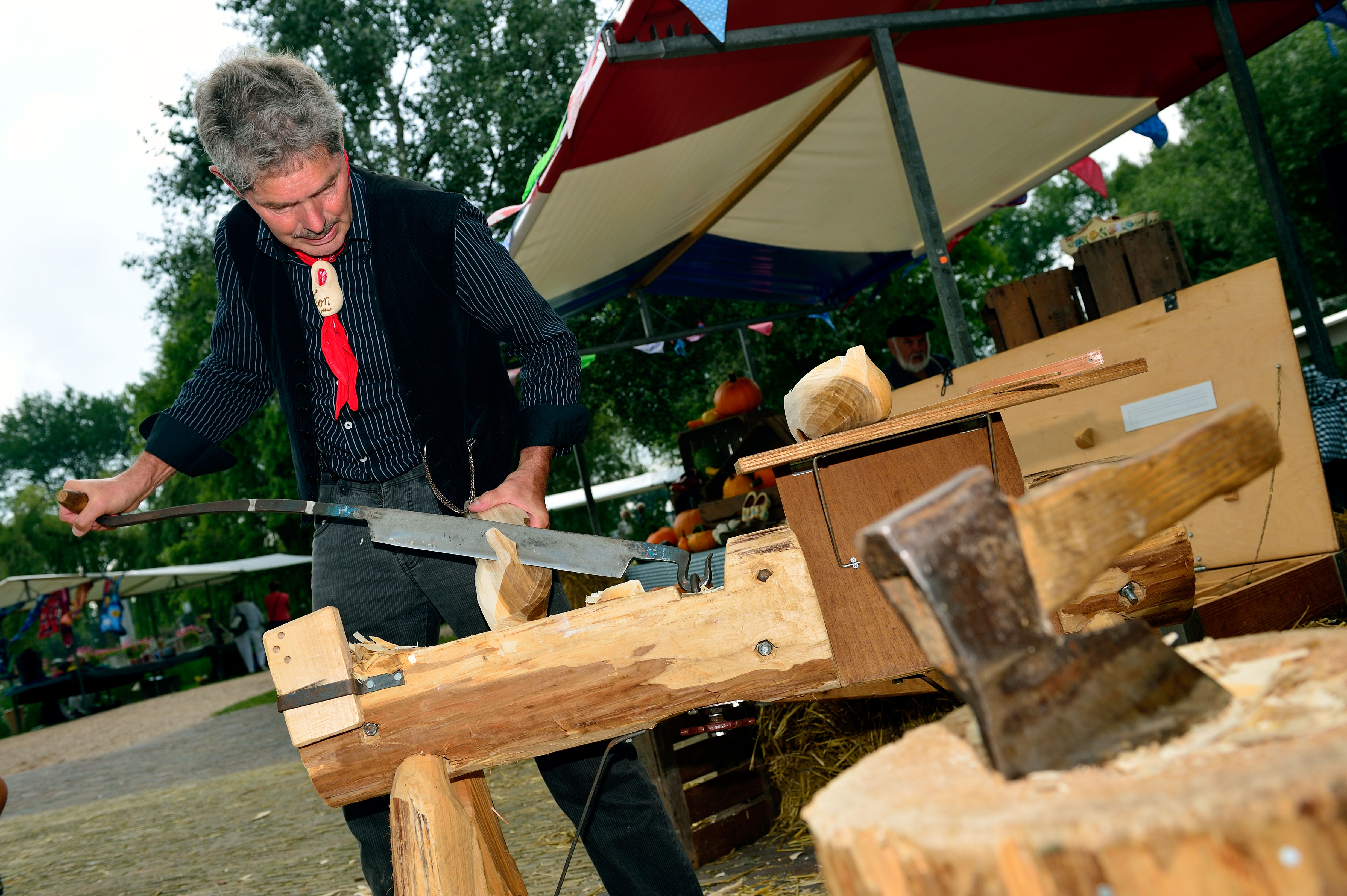 Oude ambachten tijdens Folkloredag Zaanse Schans. (Foto: Mike Bink)