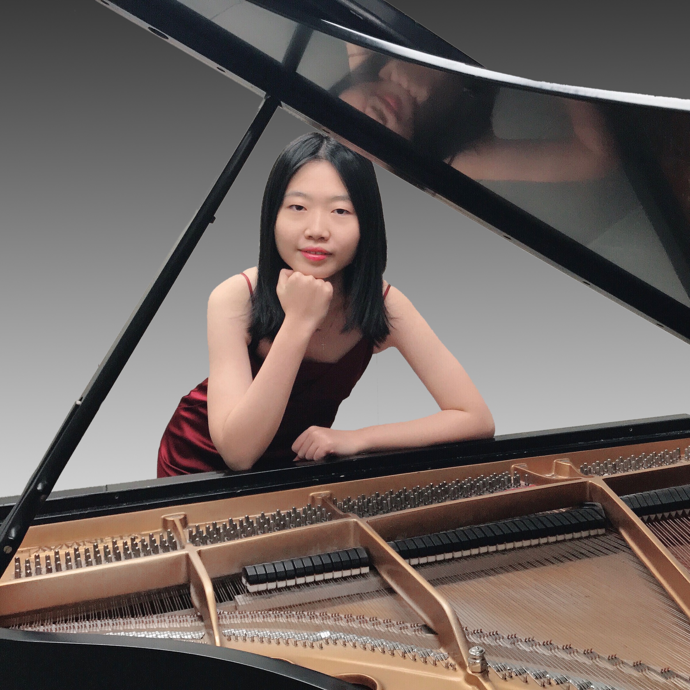 De talentvolle Chinese pianiste Yidi Jiao speelt een sonate van Schubert. (foto Sining Liu)