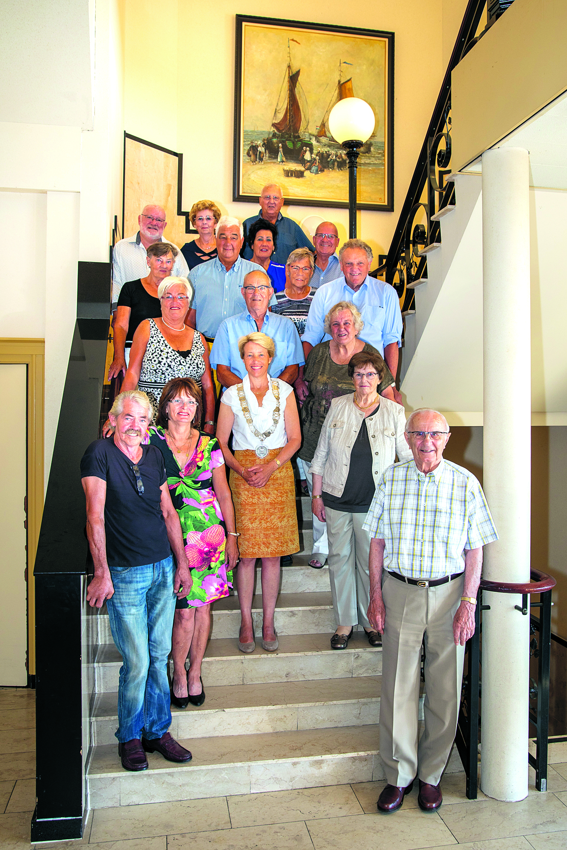 Jubilarissen op foto met burgemeester Sievers