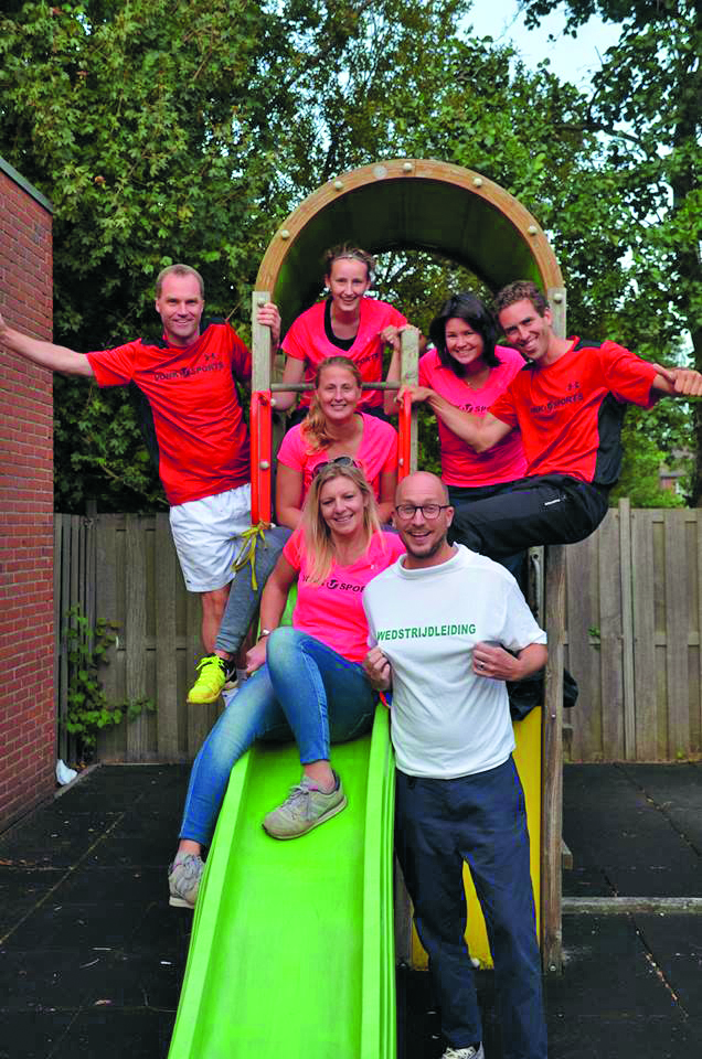 De toernooicommissie bestaande uit Martijn Molenaar, Eva Hoekstra, Kim de Beer, Melchert Leguijt, Denise Kersten, Myrthe Kostense en Remy Heykoop. Op de foto ontbreken Marjolein wittenberg en Thijs Kaper. (Foto: SD)