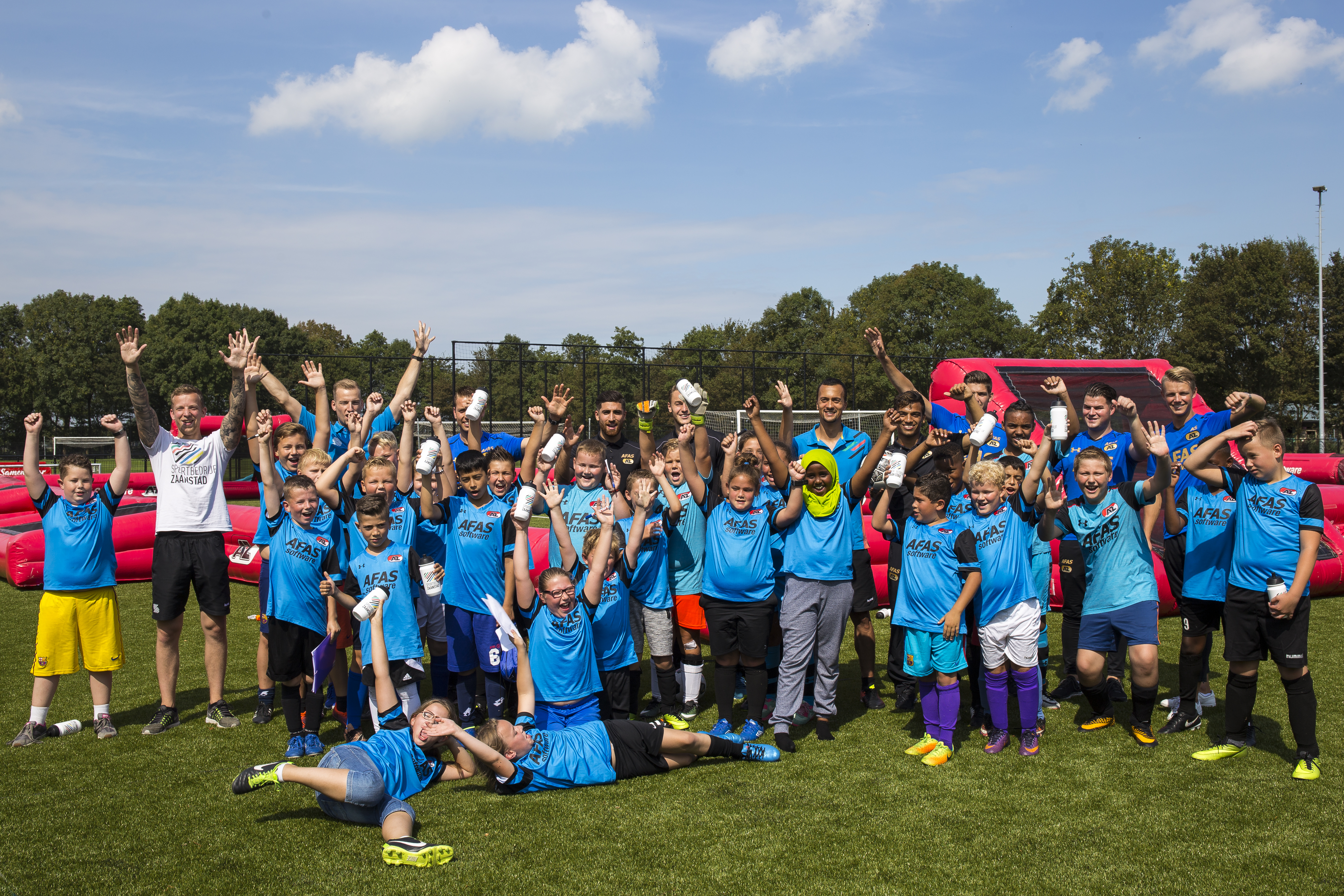 De kinderen hebben zich zichtbaar vermaakt bij het ZaansFit AZ Zomerkamp. (Foto: ZaansFit)