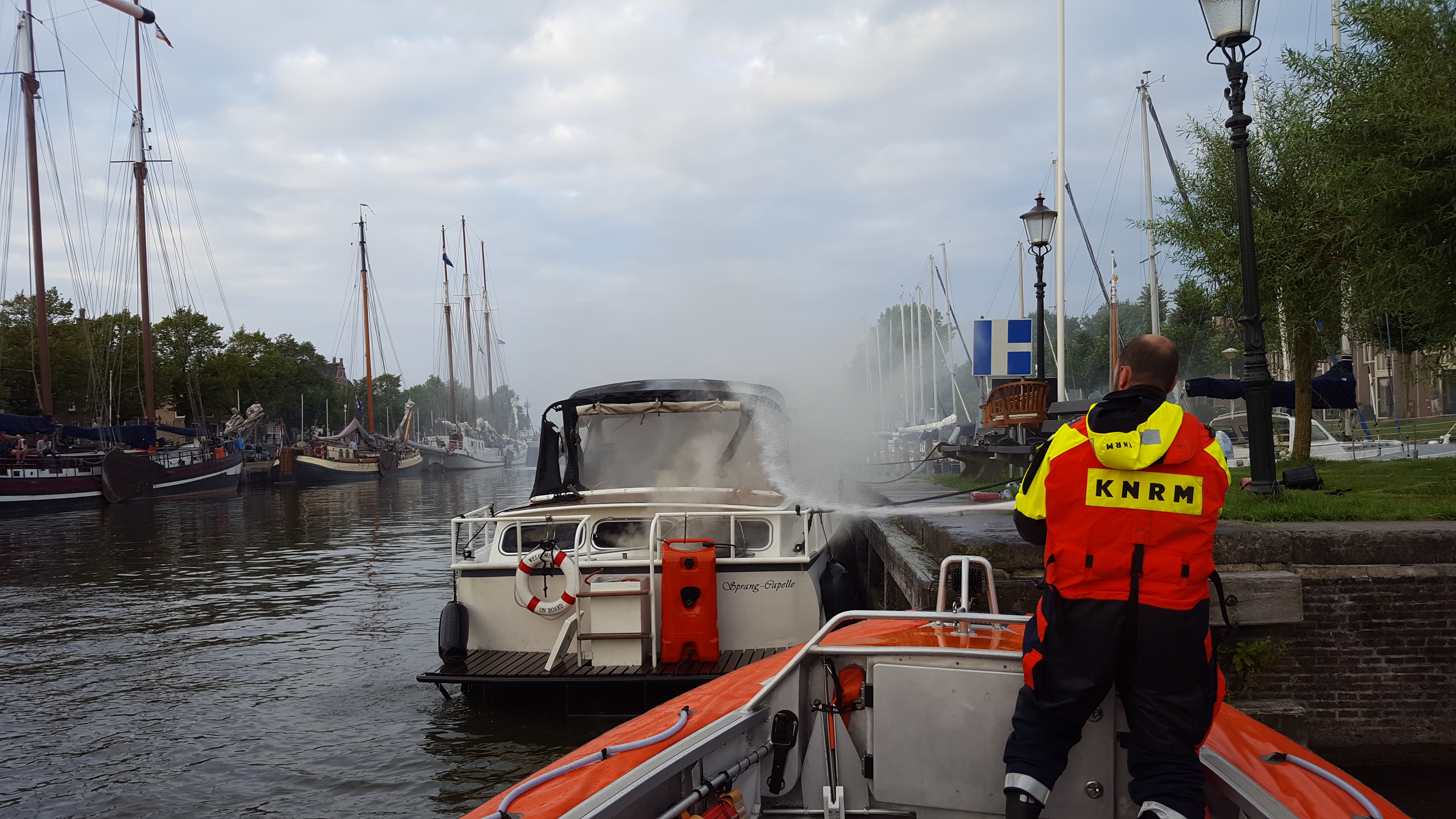 De brand op de boot werd tijdig door de bemanning van de Bernardine geblust. (Foto: aangeleverd)