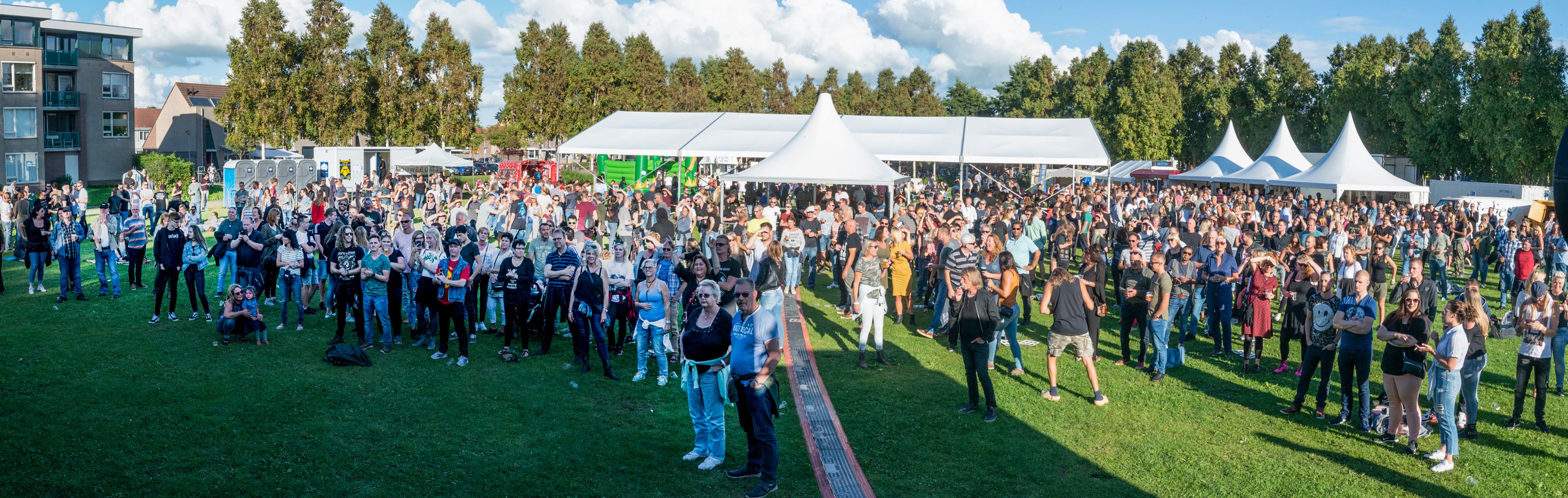 Veel publiek bij een eerdere editie van Wormer Live. (Foto: Ron Koffeman)
