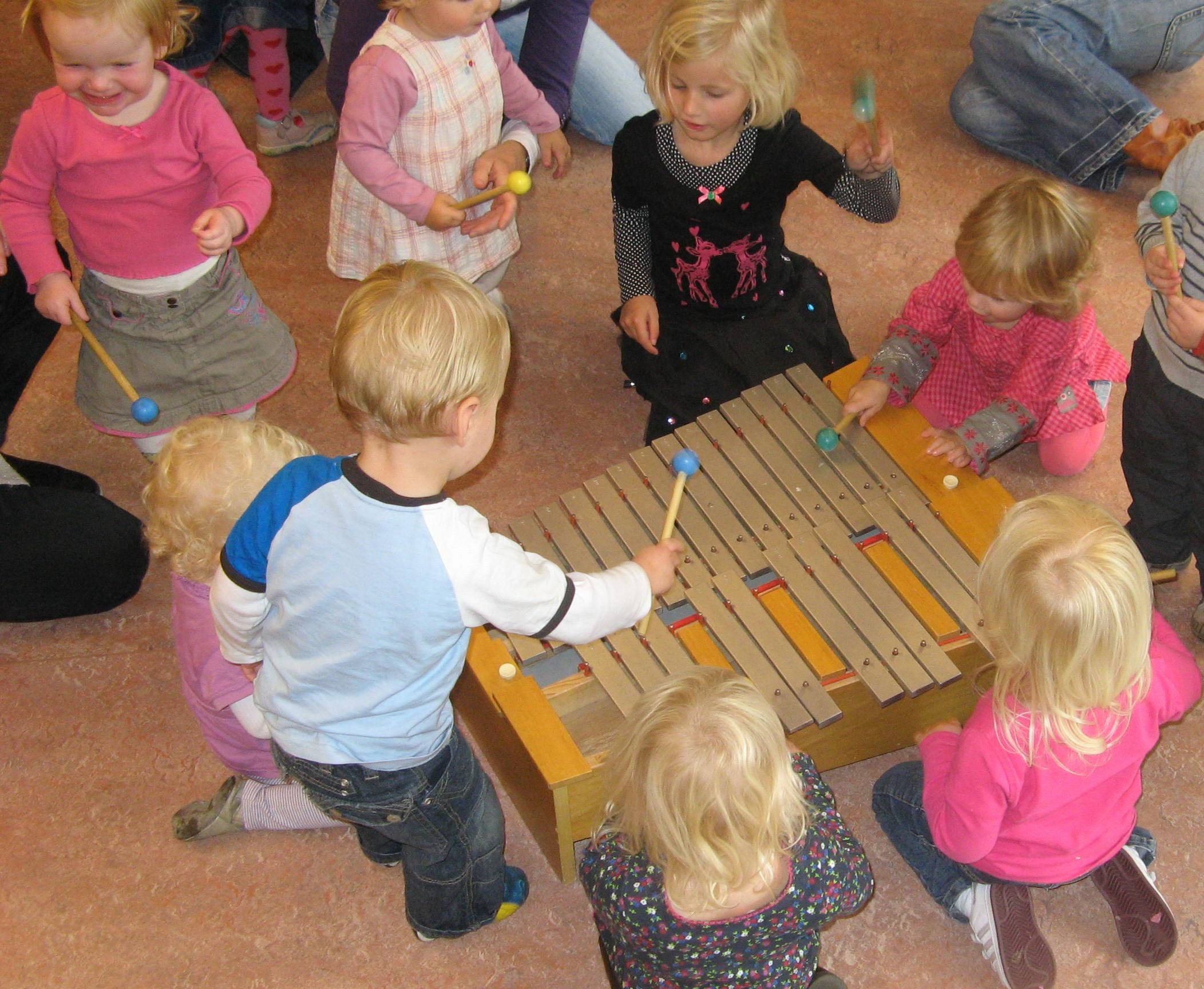 Kom naar de korte cursus Muziek op Schoot in bieb Volendam. (Foto: aangeleverd)