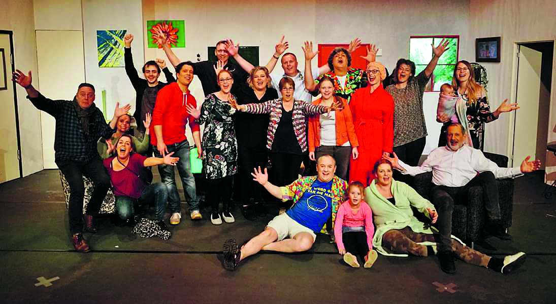 Een groepsfoto van de Flierefluiters. (Foto: aangeleverd)