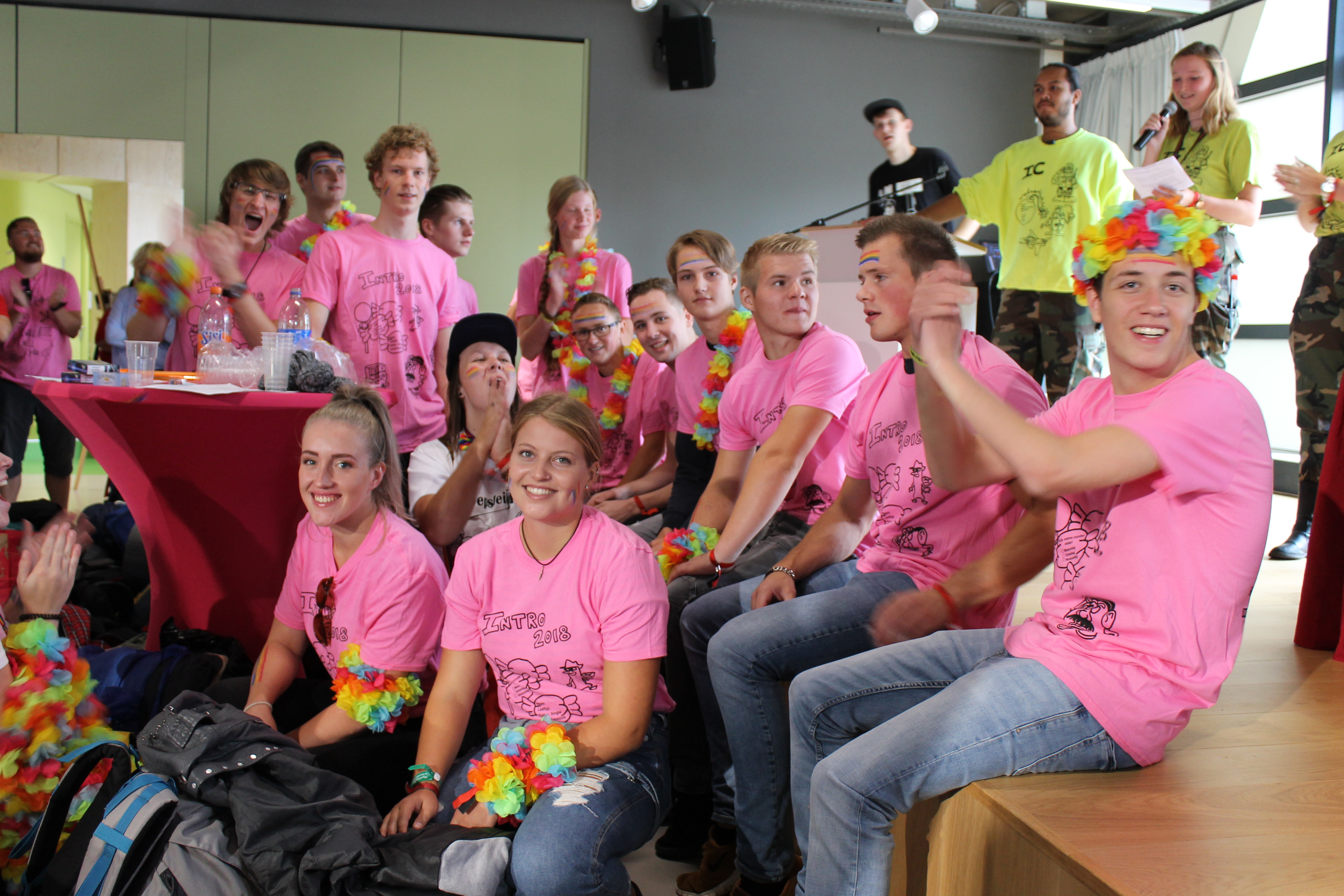 De 'nullen' zijn klaar voor een spectaculaire feestweek, voorafgaand aan hun studio aan Hogeschool Inholland Alkmaar. (Foto: aangeleverd)