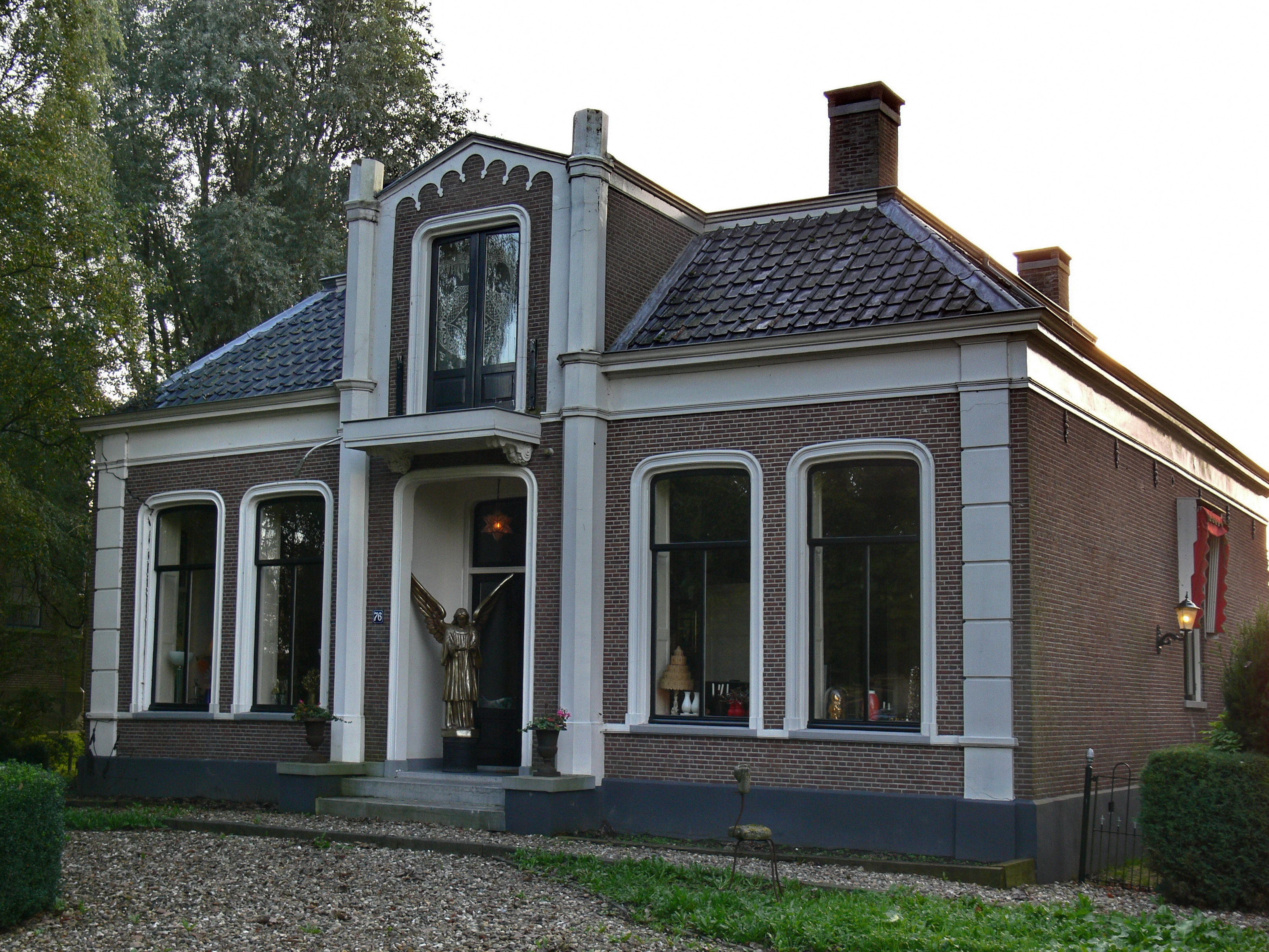 Voormalige pastorie in Middelie. (Foto: aangeleverd)