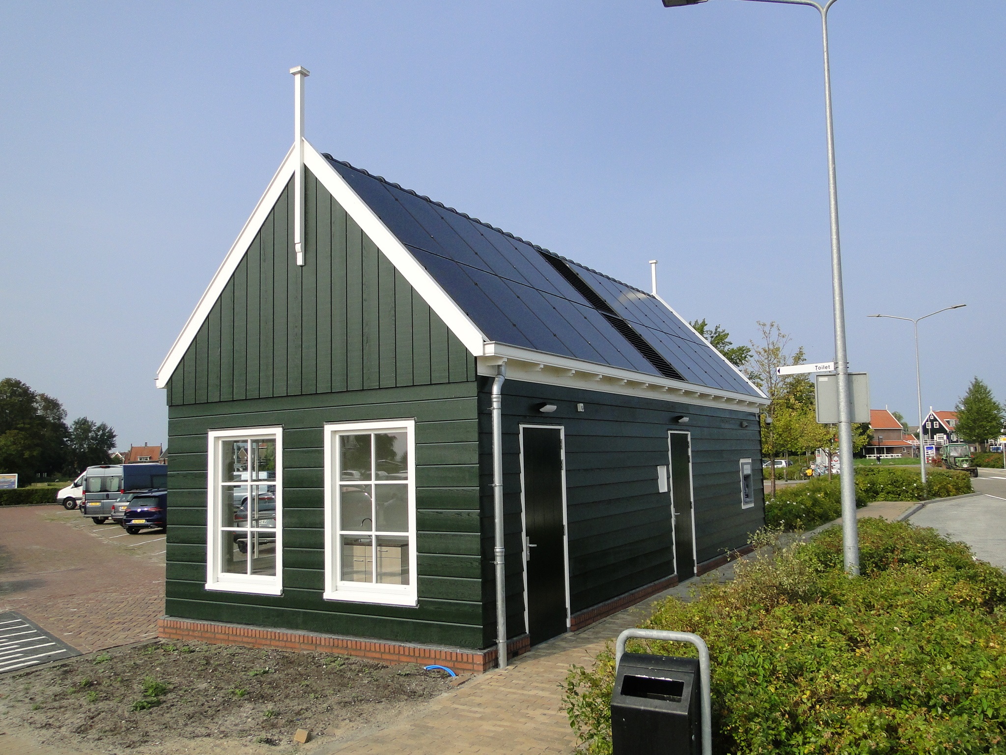 De pin- en toiletvoorziening op Marken. (Foto: Pep)