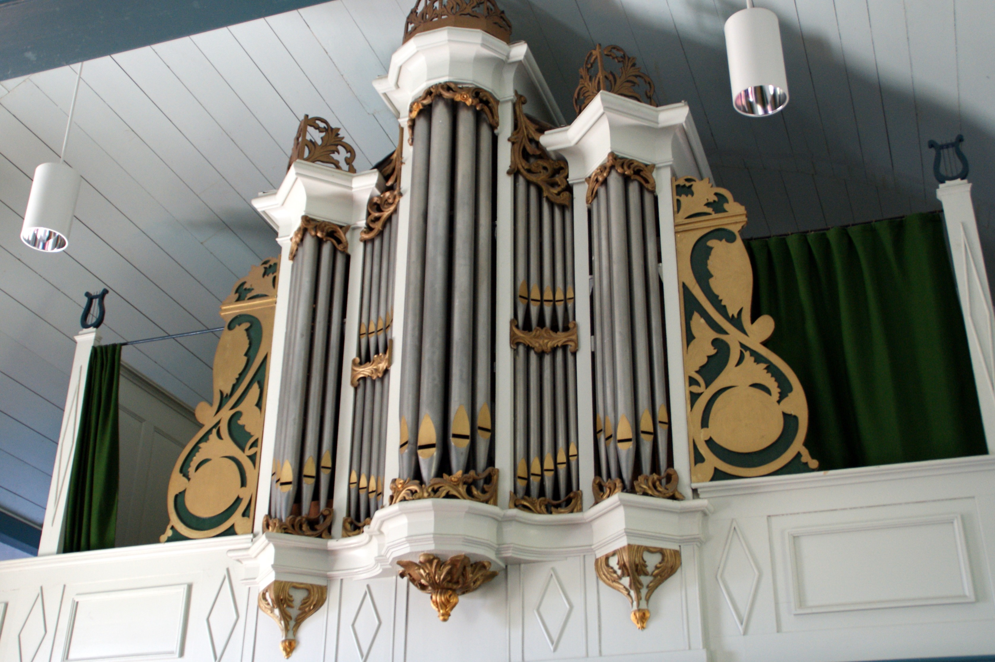 Het Schölgensorgel in het kerkje van Eenigenburg. (Foto: aangeleverd)