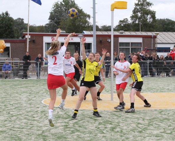 De eerste wedstrijd van het seizoen was tegen Helios. (Foto: aangeleverd)