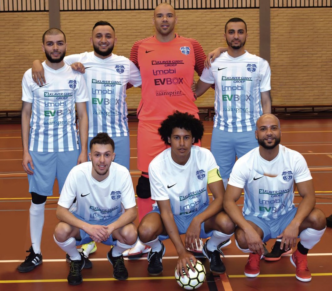 Nieuw seizoen, nieuwe kansen voor de mannen van FCZSW/COVEBO 1. (Foto: Daan Ruijter/Rodi Media, fotobewerking: Bart Agterberg)