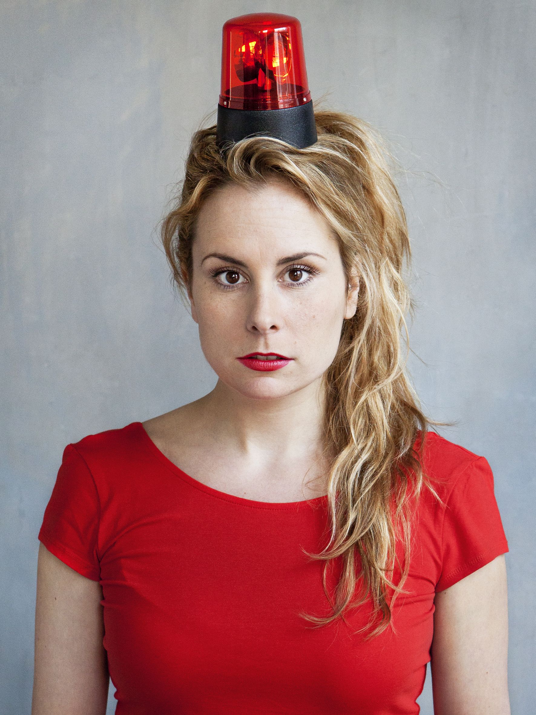 Woensdag 26 september speelt cabaretière Yvonne van den Eerenbeemt de ontruimingsvoorstelling 'Sirene' in Cool kunst en cultuur. (foto Ilja Keizer)