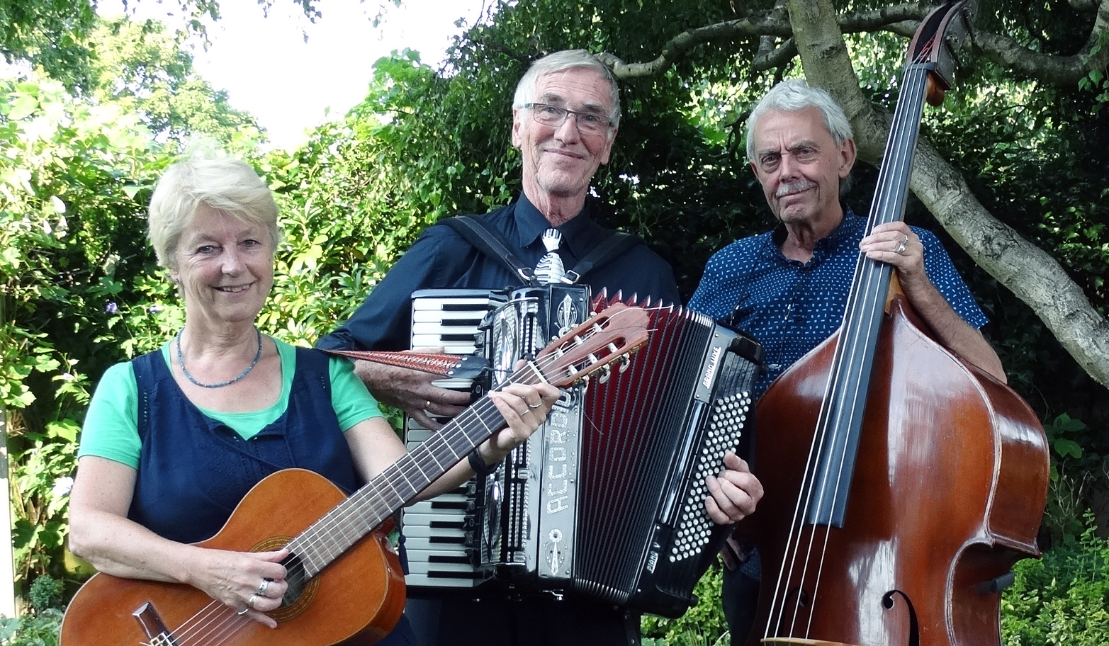 V.l.n.r.: Hetty Kienhuis, Guus Hendriks en Wim de Goede. (Foto: Organisatie Kantado Festivalo)