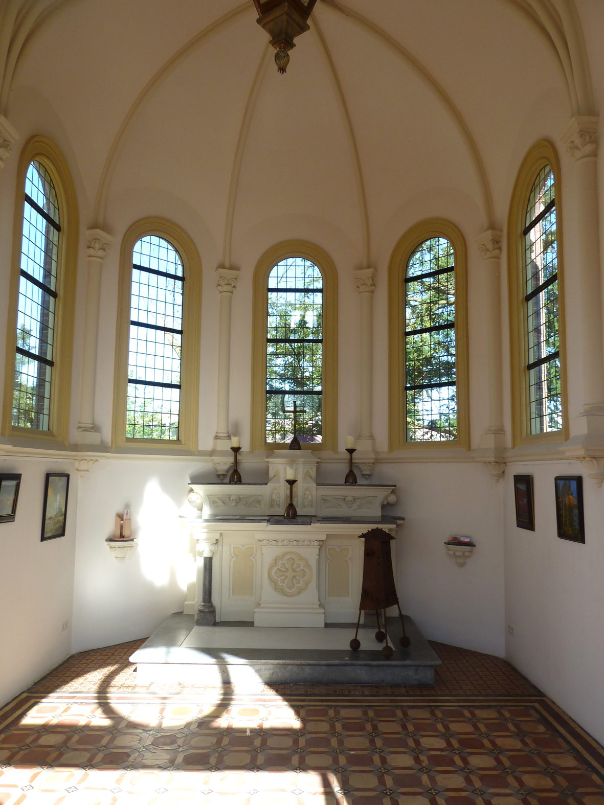 In de kapel is plaats voor maximaal 28 personen. (Foto: aangeleverd)