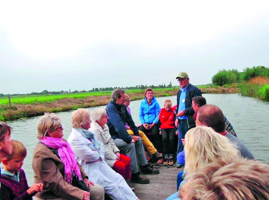 Varen door het Egboetswater. (Foto: Douwe Greydanus)