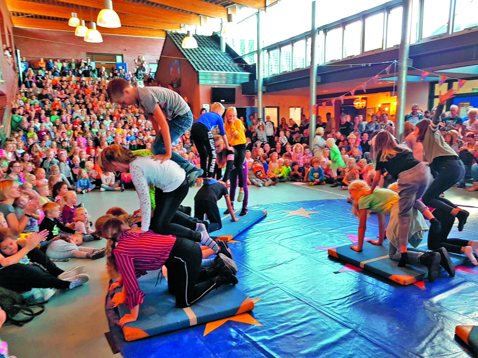 Basisschool de Wijde Veert bestaat dit jaar 40 jaar en dat werd gevierd. (Foto: aangeleverd)