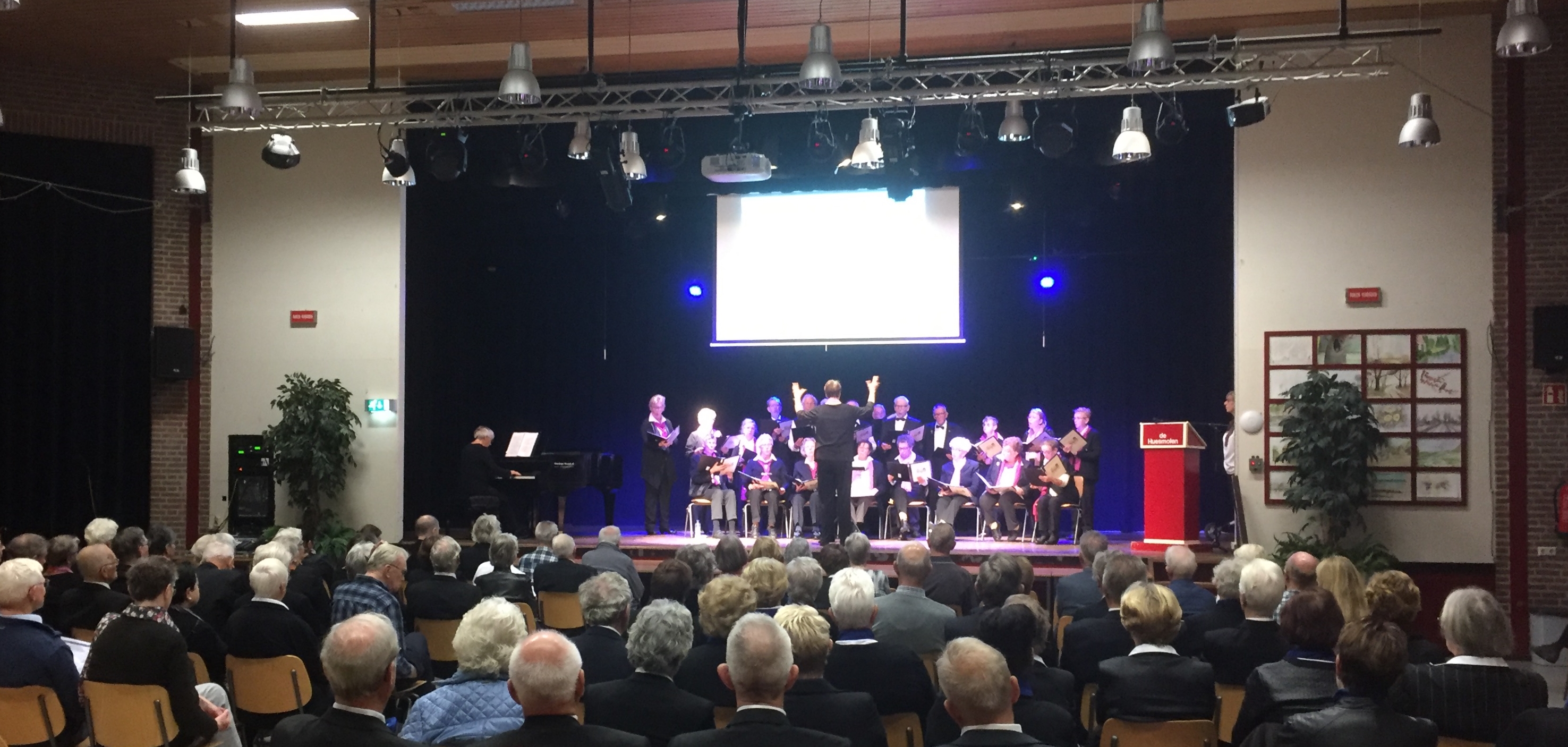 Zes seniorenkoren treden op in wijkcentrum De Huesmolen. (Foto: aangeleverd)