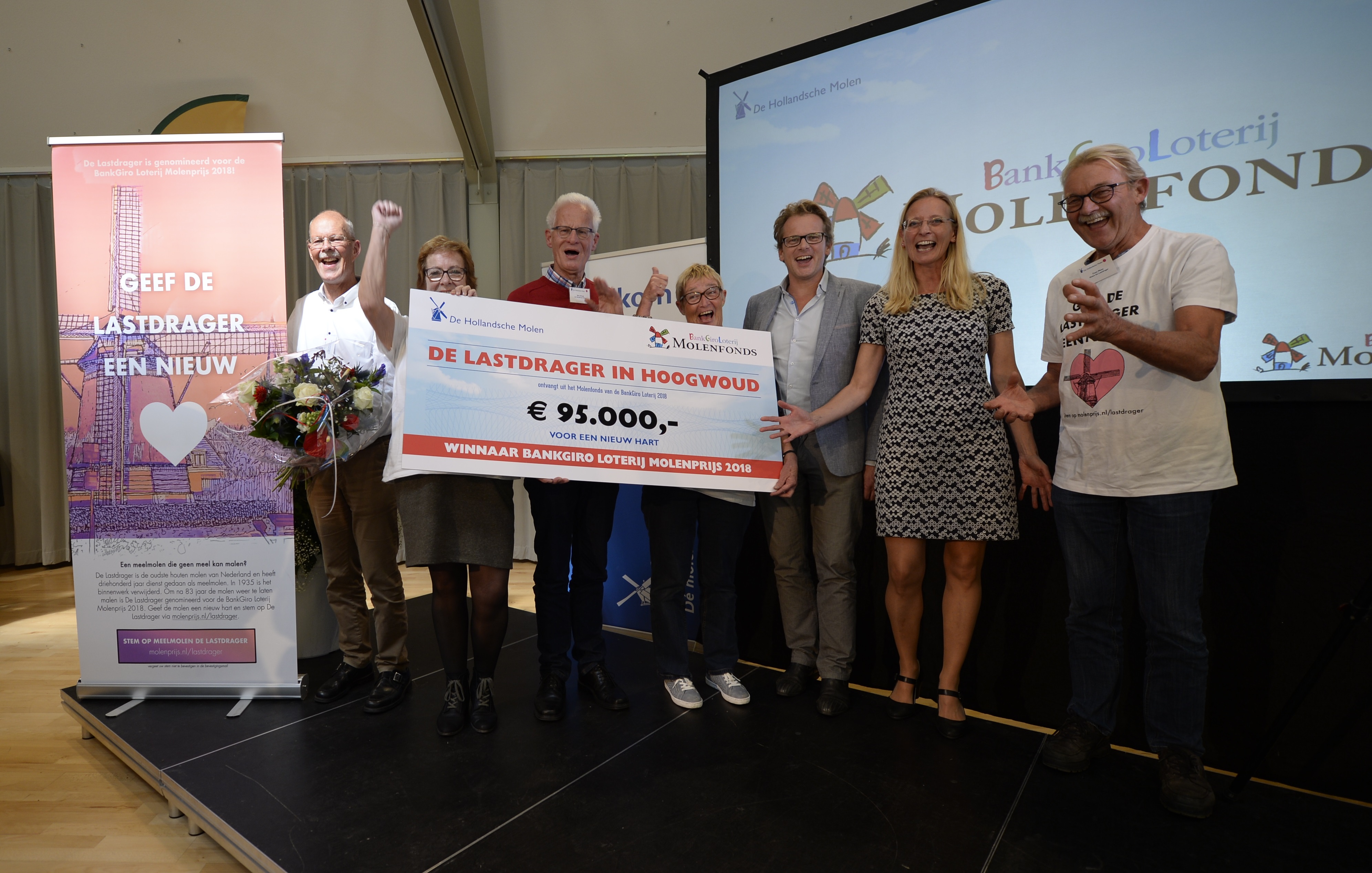 Het vrijwilligersteam van De Lastdrager is ontzettend blij met de toekenning van de Molenprijs. (Foto: Wim Giebels)