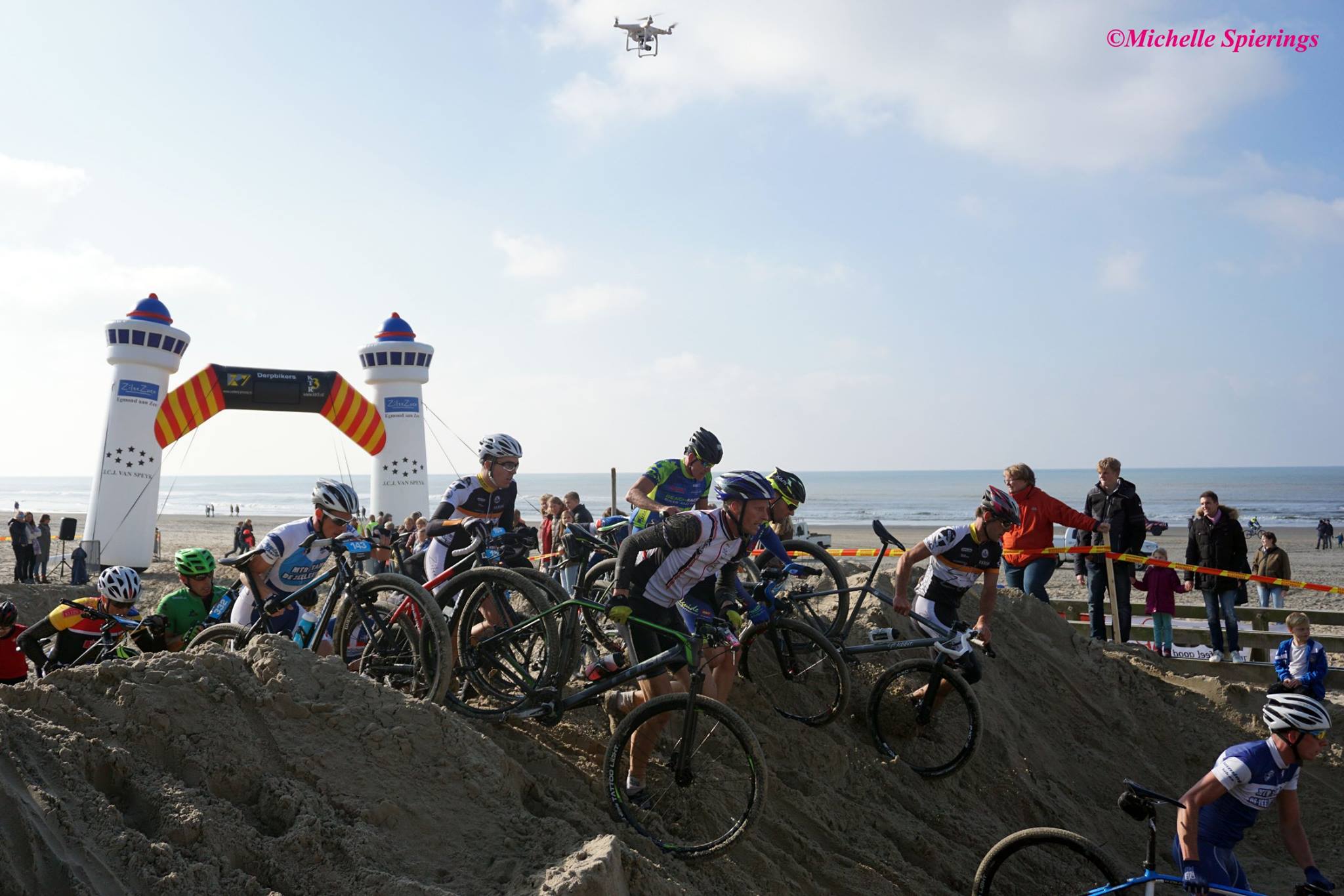 Derp Bikers Beachrace op het strand tussen Bergen aan Zee en Bakkum aan Zee. (Foto: aangeleverd).