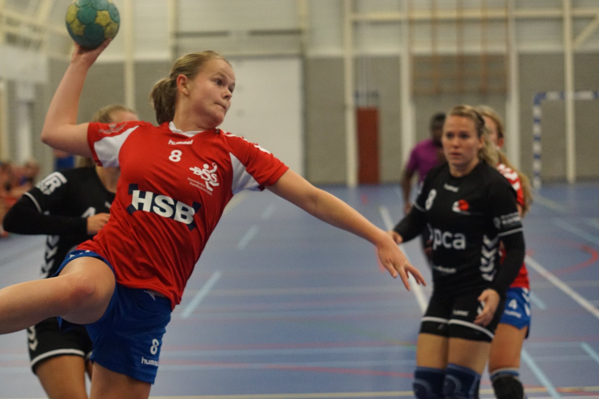 Jessie van Lieshout scoort voor DSS vanaf de rechterhoek. (FOTO: DSS)