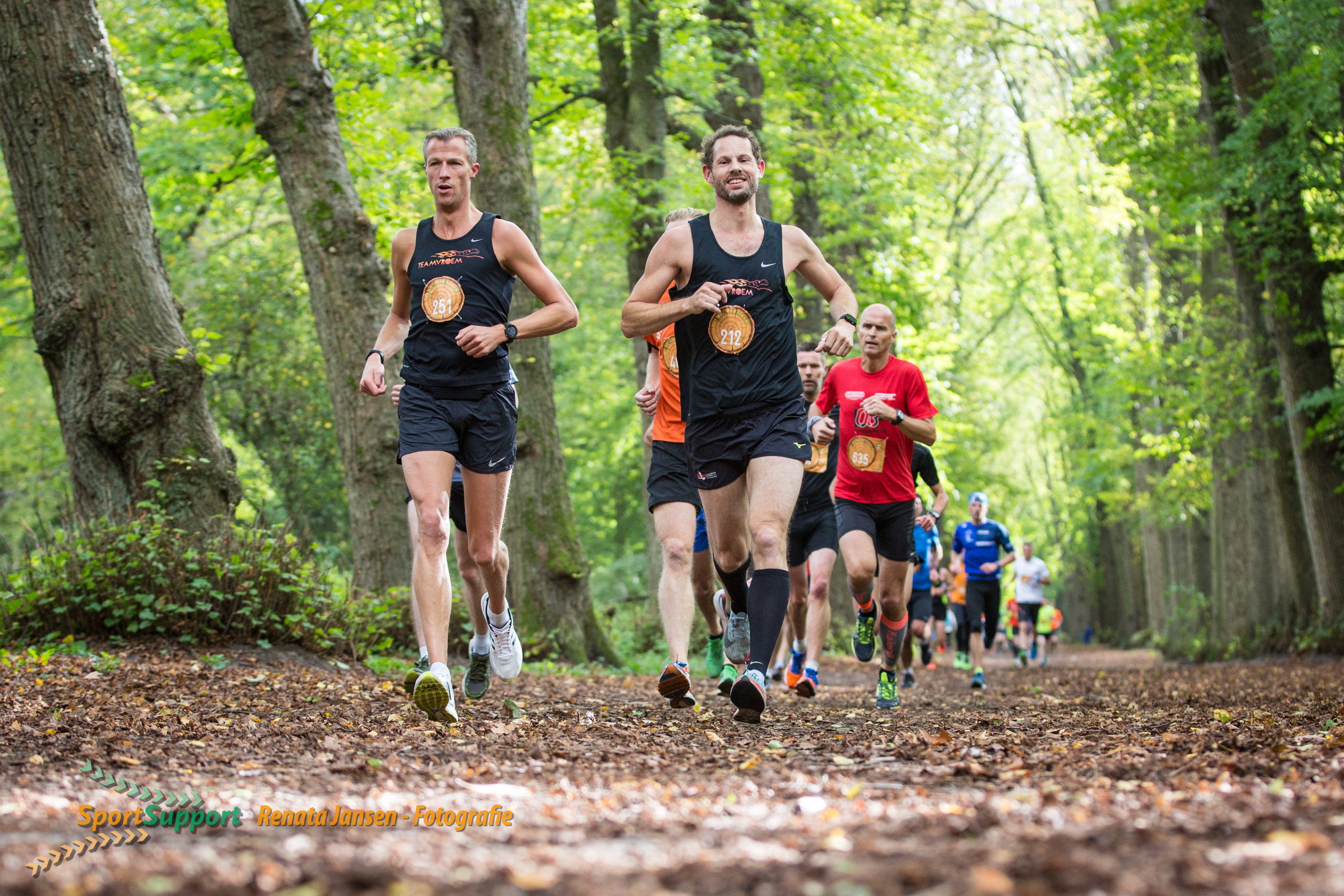 Een schitterend parcours dwars door de bossen. (Foto: Renata Jansen Fotografie)
