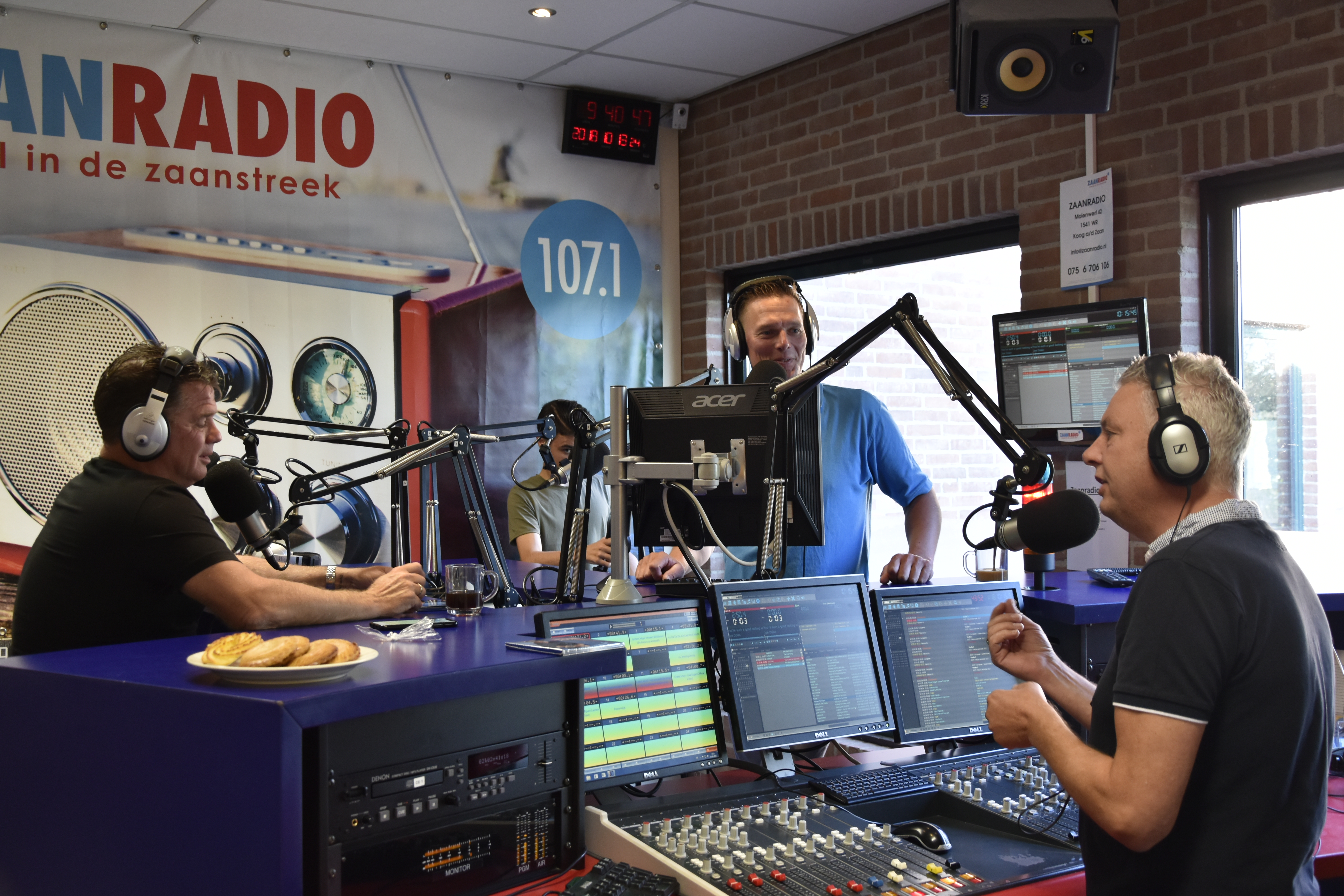 Wolter Kroes tijdens de promotie van zijn album bij RTV Zaanstreek, Weekend Ochtend Show 13 oktober. (Foto: Tessa Meijer)