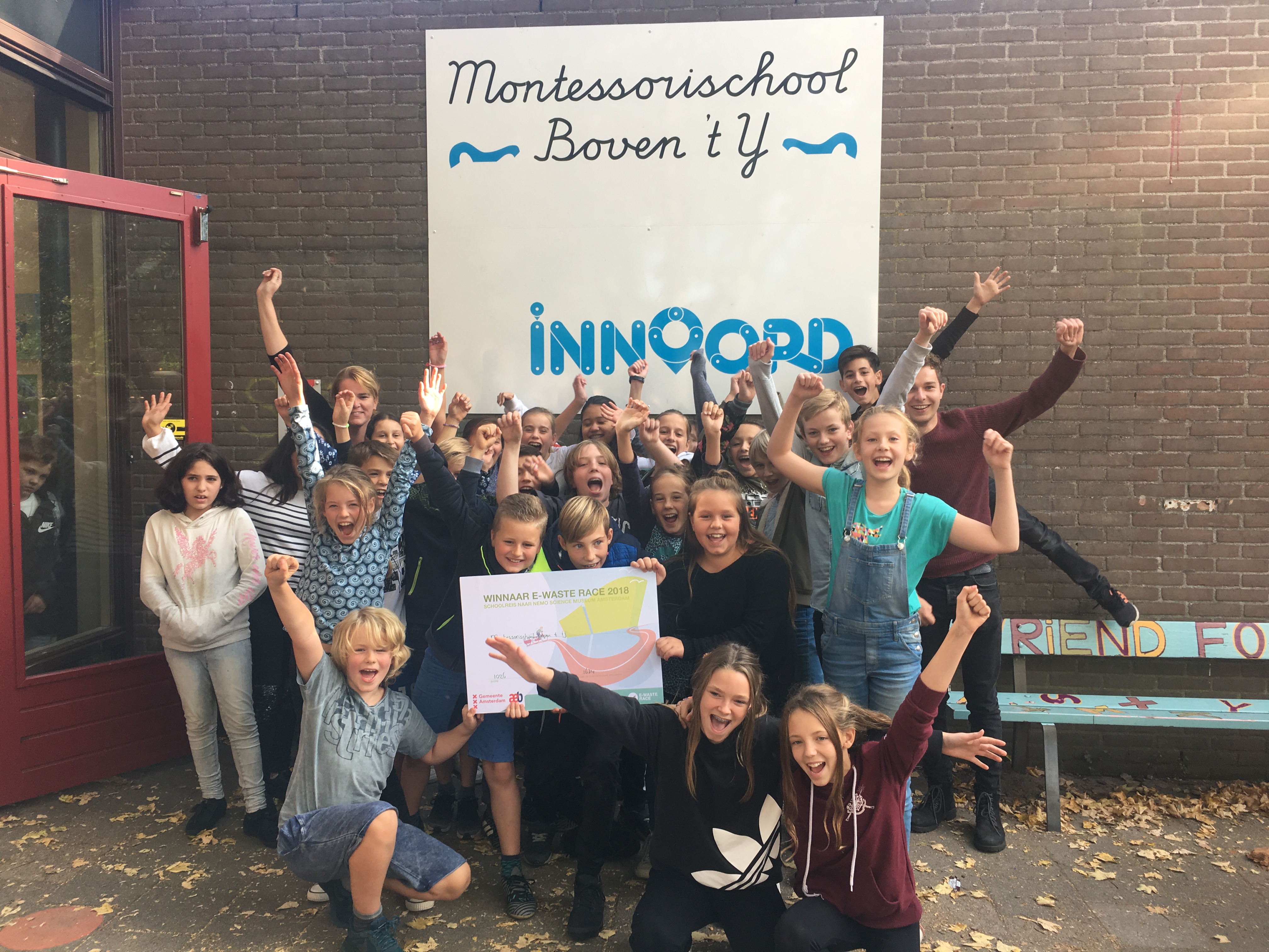 De trotse winnaars. (Foto: aangeleverd)