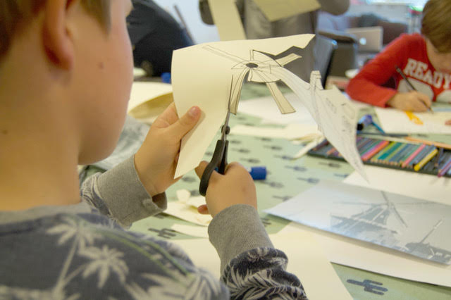 Knippen en plakken met als resultaat een kunstwerk. (Foto: PR)