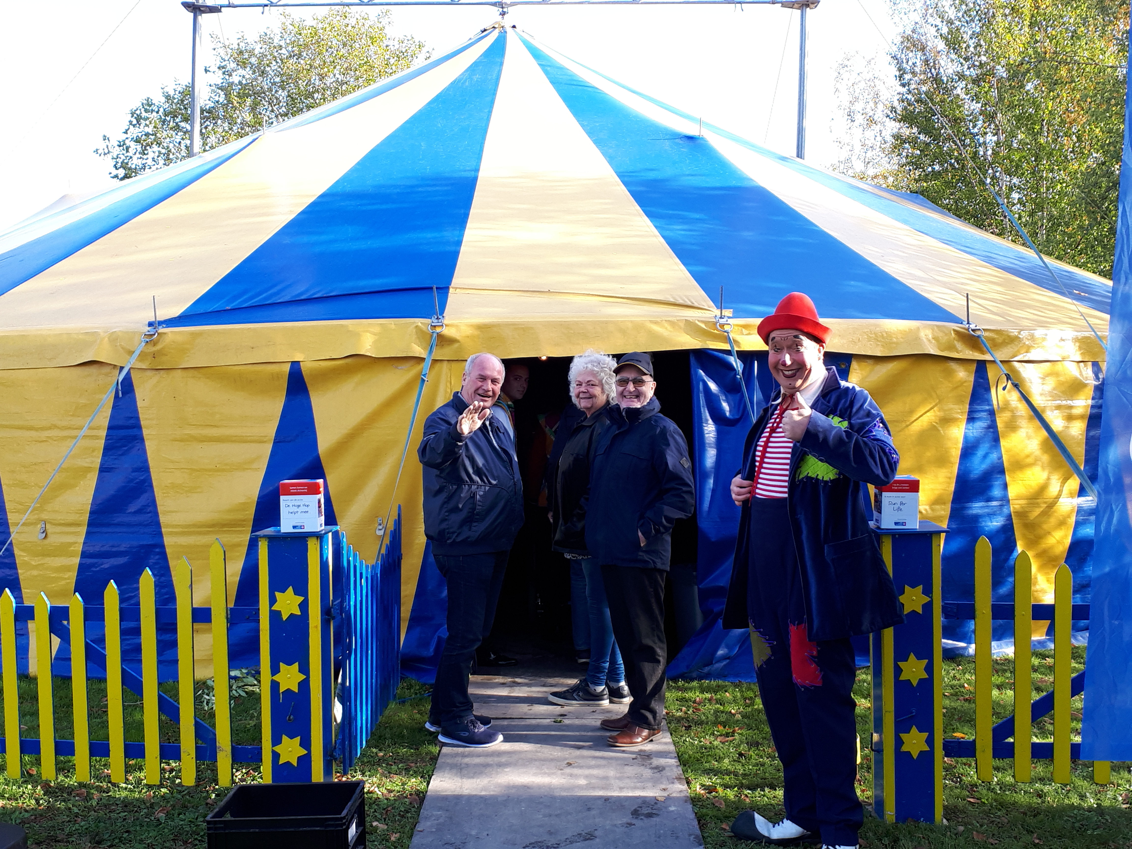Veel blije gezichten tijdens het circus bij woonzorgcentrum de Hoge Hop. (Foto: aangeleverd)