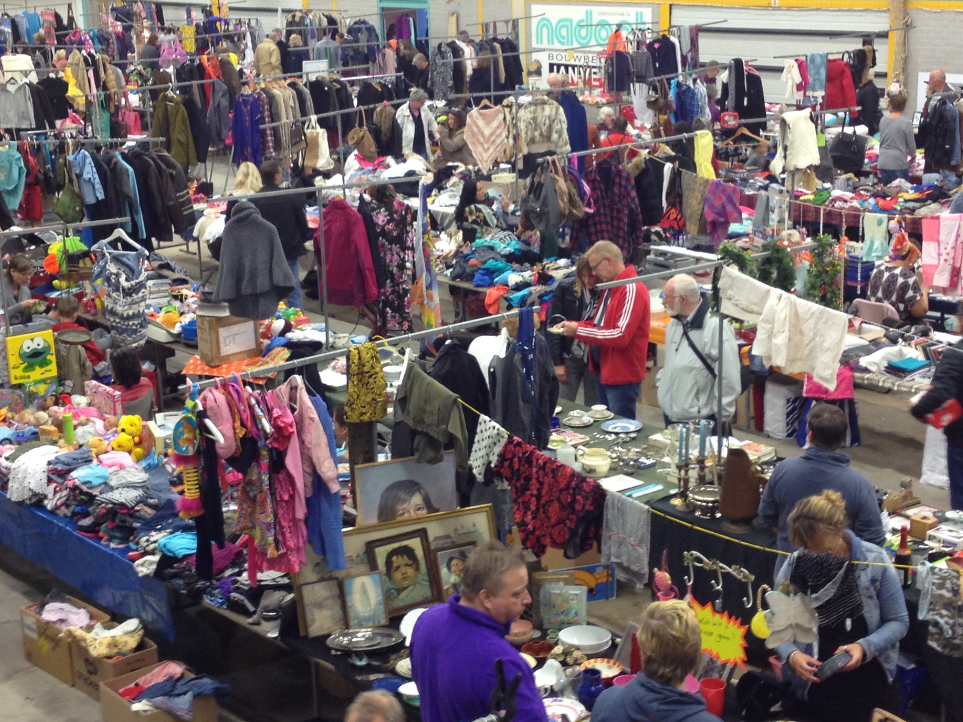 De vlooienmarkt in Wormer. (Foto: Groot Promotions)