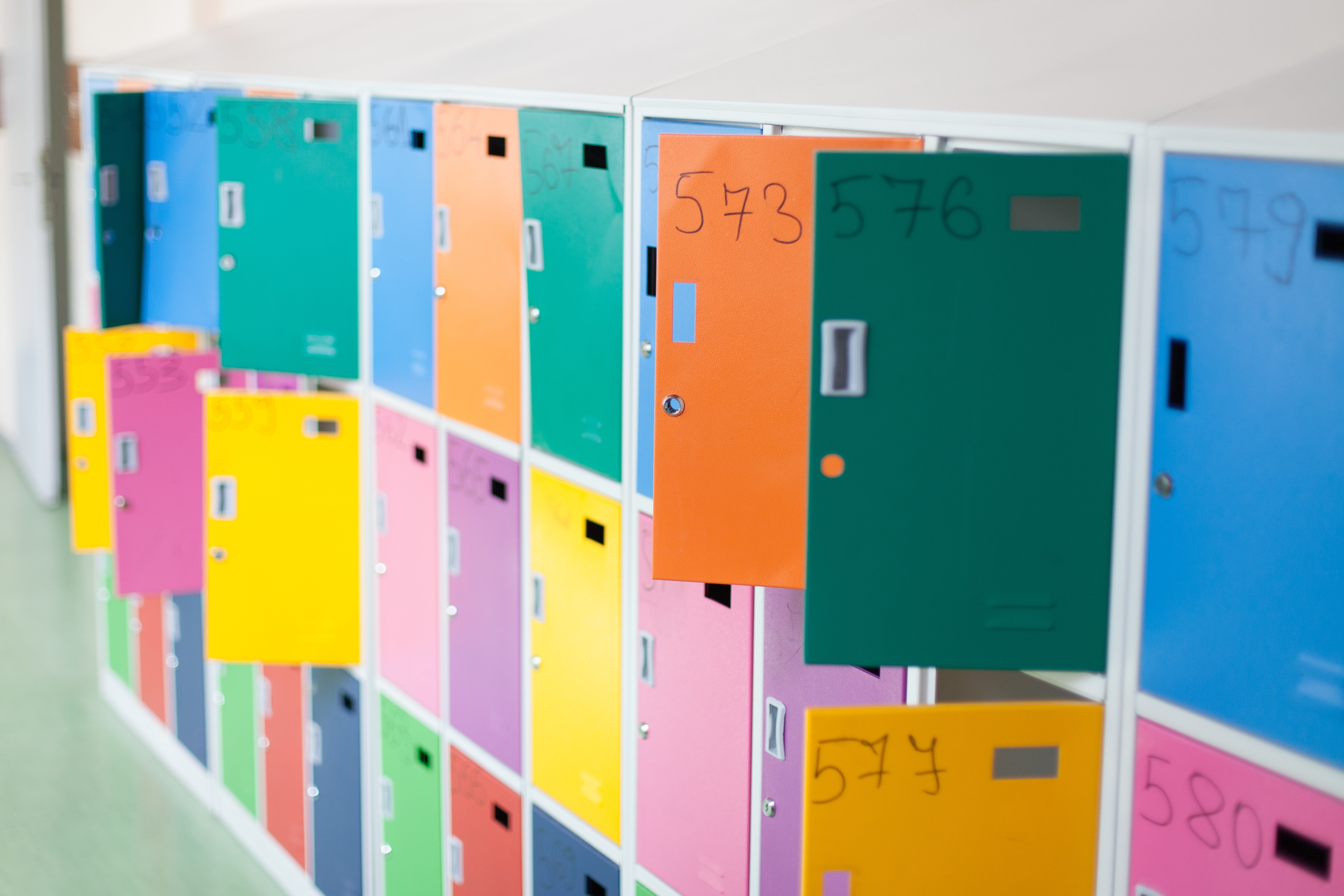 De kluisjes werden specifiek gecontroleerd op drugs. (Foto: Adobe Stock)