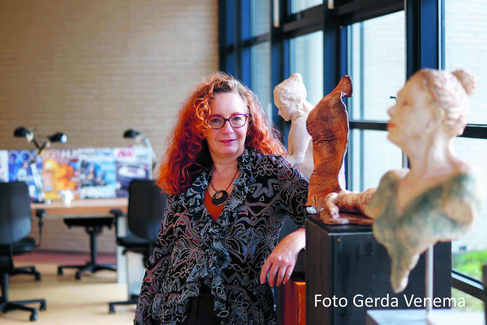 Beeldend kunstenaar Erica Kraan opende nieuwe atelier in OndernemersCentrale in Tuitjenhorn. (Foto: aangeleverd)