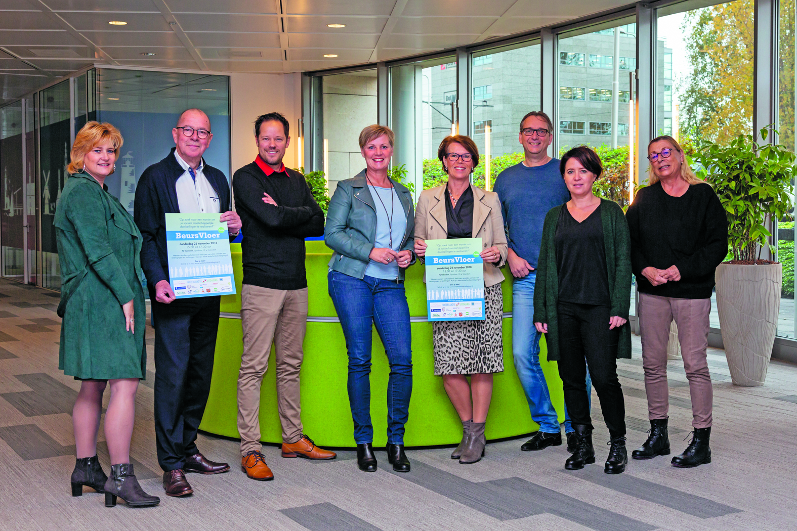 De initiatiefgroep van de BeursVloer. Van links naar rechts: Carolien Spitteler-de Wildt (Rabobank Waterland en Omstreken), Michael Brouwers (Rodi Media), Niels Krommenhoek (Gemeente Purmerend), Agnes Bak (Waterlandse Uitdaging), Erika Hes (Rabobank Waterland en Omstreken), Lucien van Aalzum (Brand