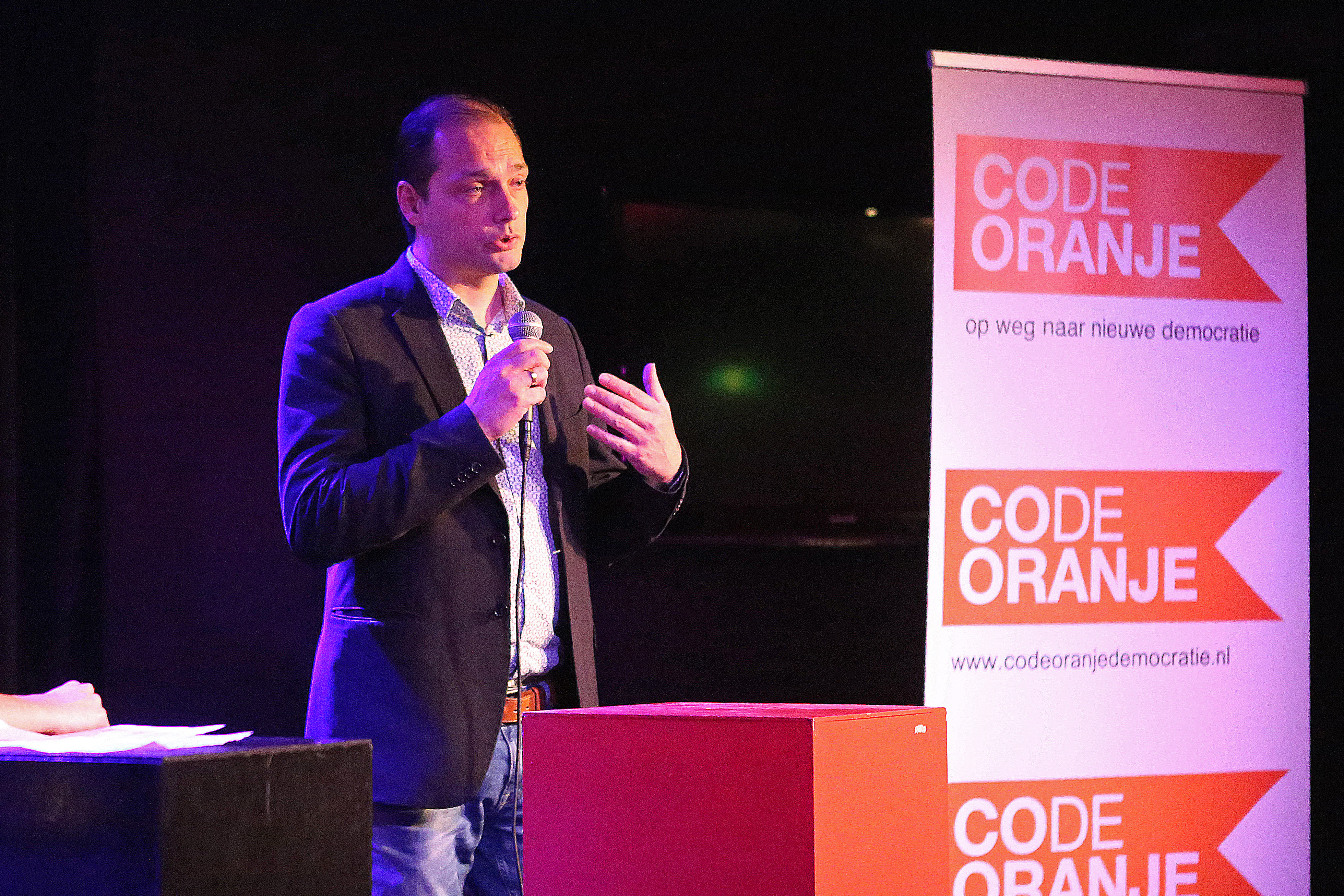Sander van den Raadt stelt zichzelf in één minuut voor (Foto: Rowin van Diest)