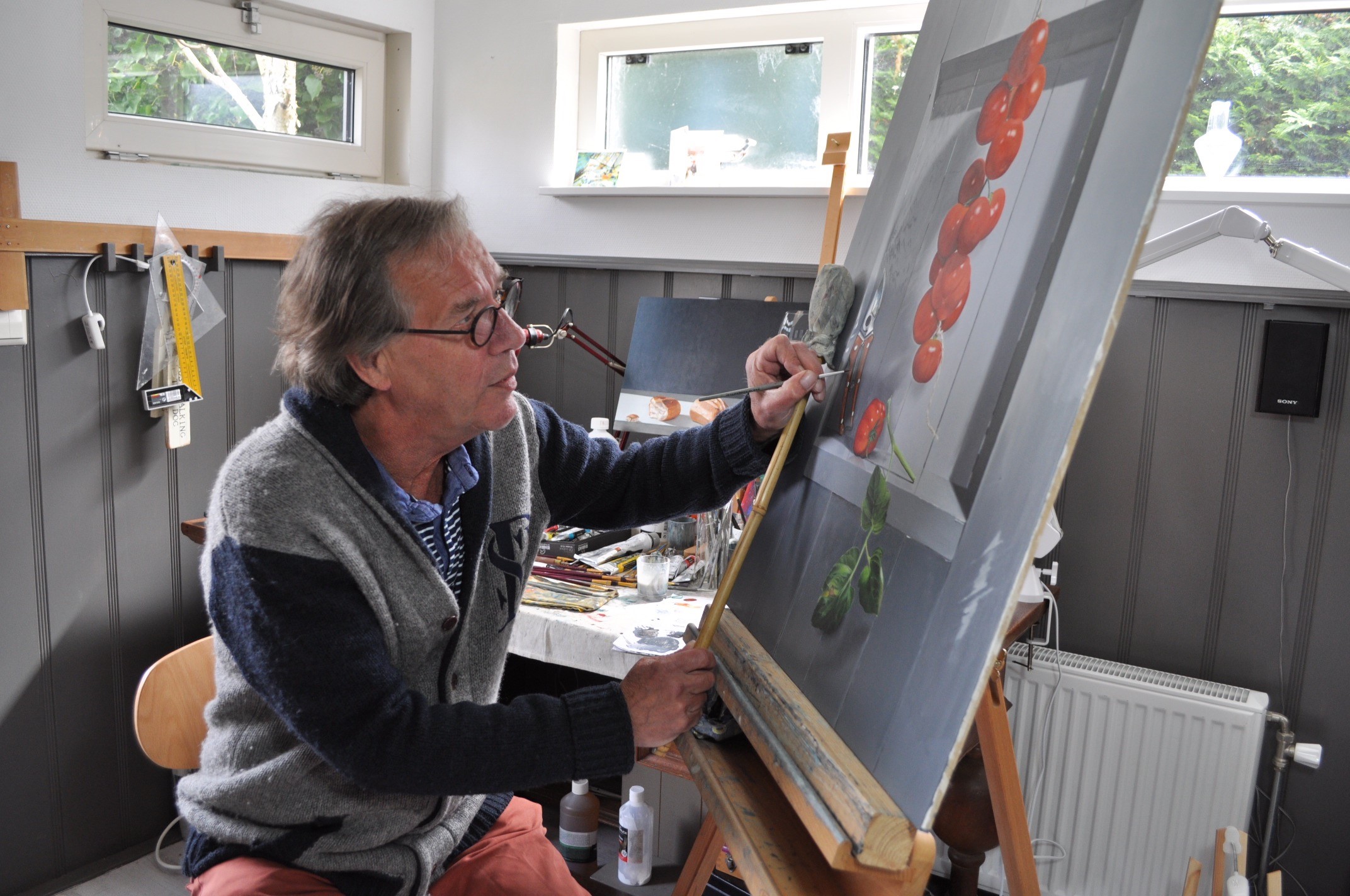 Stillevenschilder Martijn Weiffenbach aan het werk. (Foto: aangeleverd)